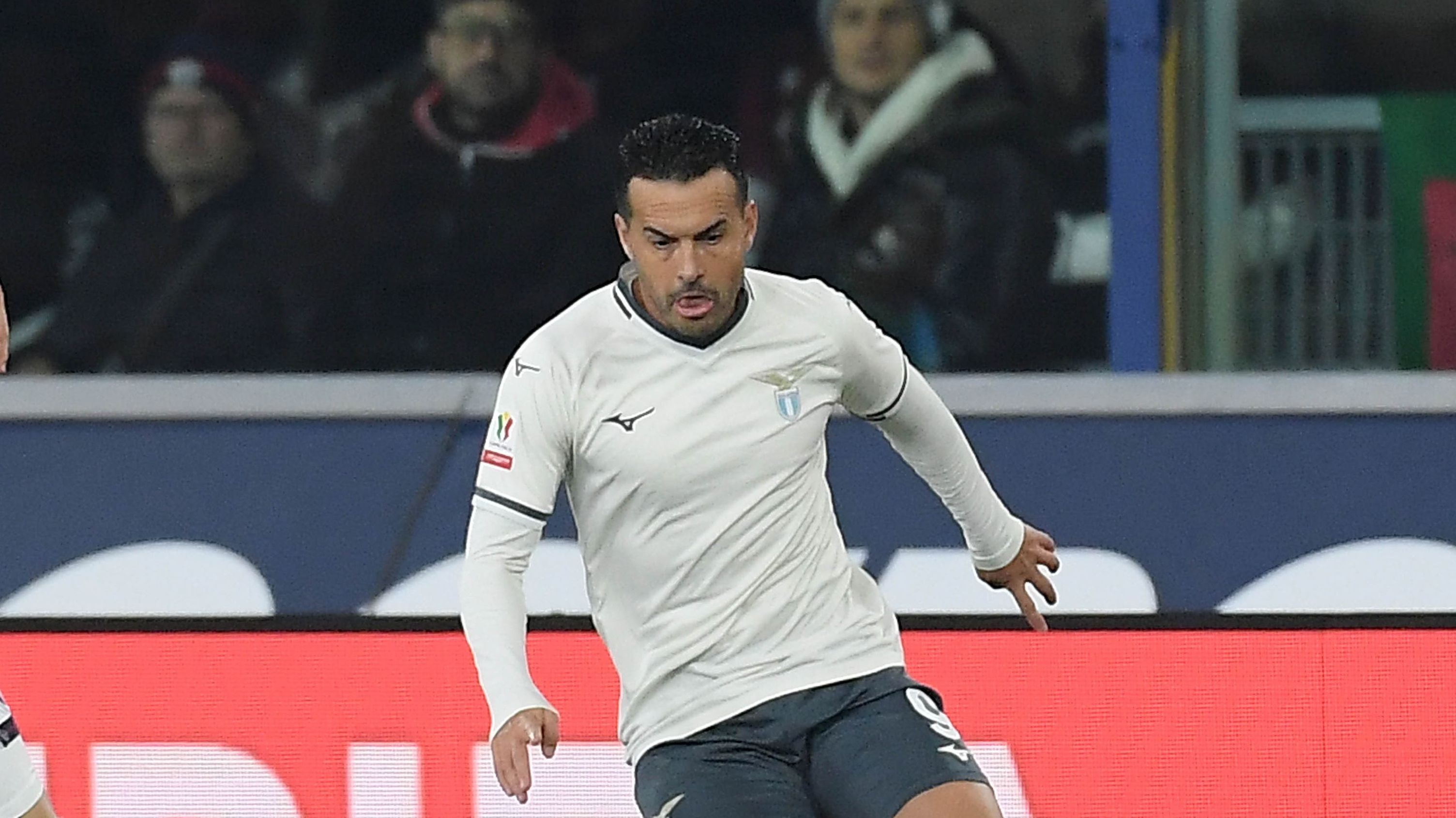 Lazio, si fa male Pedro: fuori prima della fine del primo tempo contro il Bologna, le sue condizioni