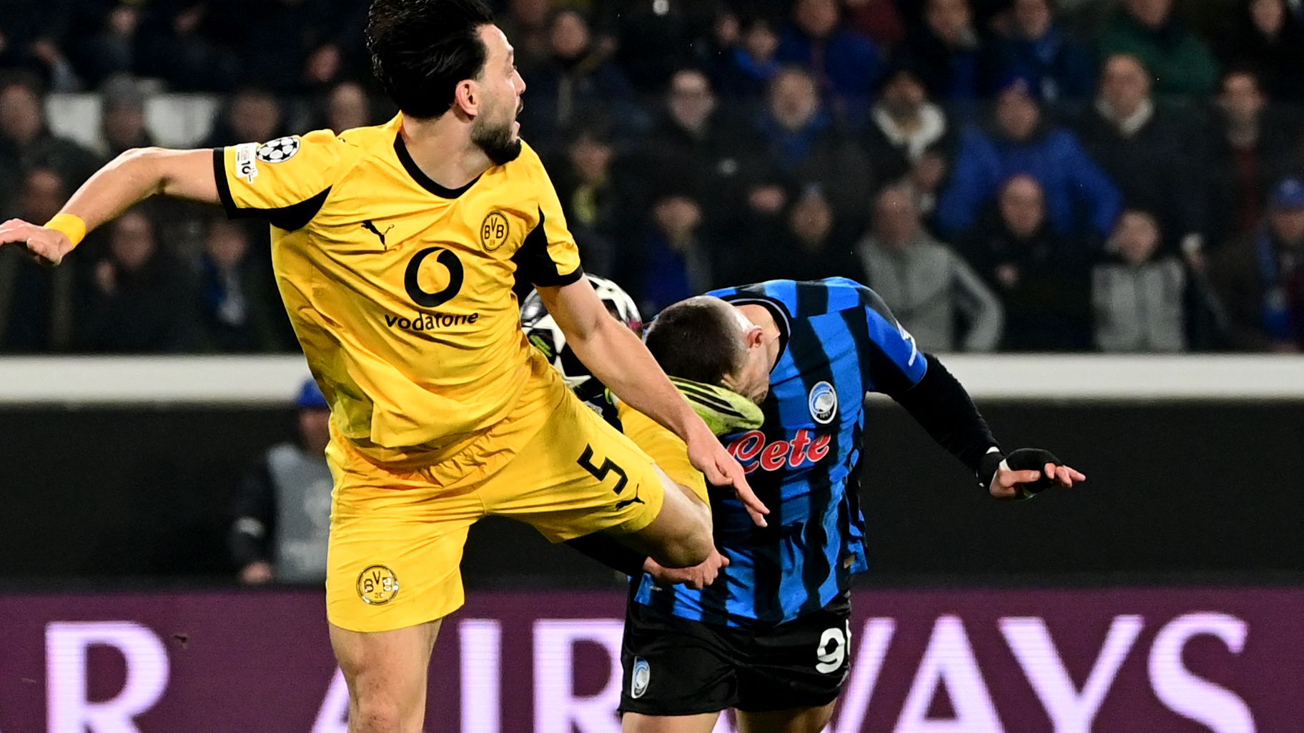 Clamoroso a Bergamo: scarpata in faccia a Krstovic, rosso a Bensebaini e calcio di rigore al 98' per l'Atalanta. Poi Samardzic regala la qualificazione a Palladino, cos'è successo