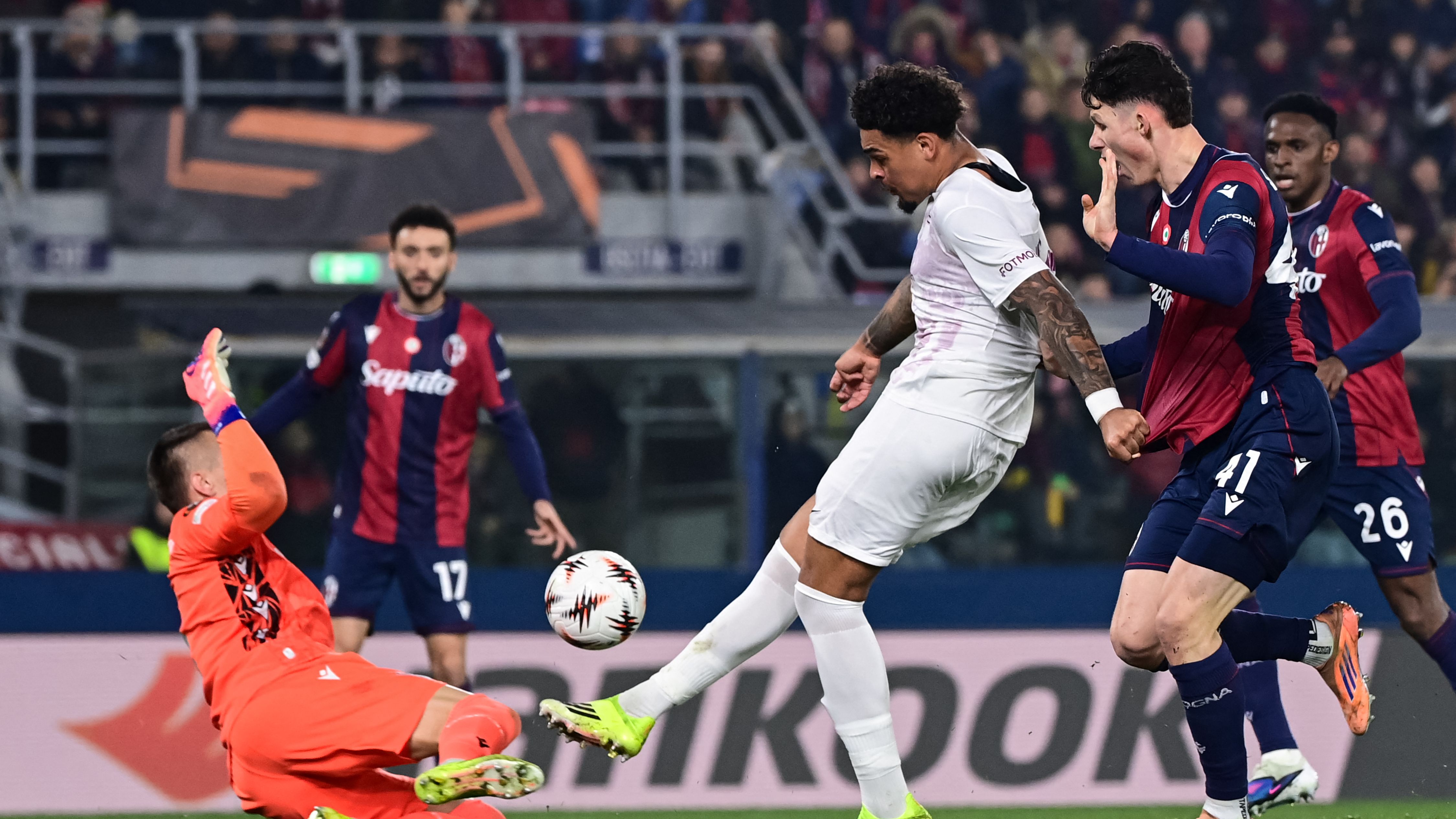 Bologna-Brann, le pagelle di CM: Skorupski evita guai, Joao Mario scaccia i fantasmi, Castro è in riserva