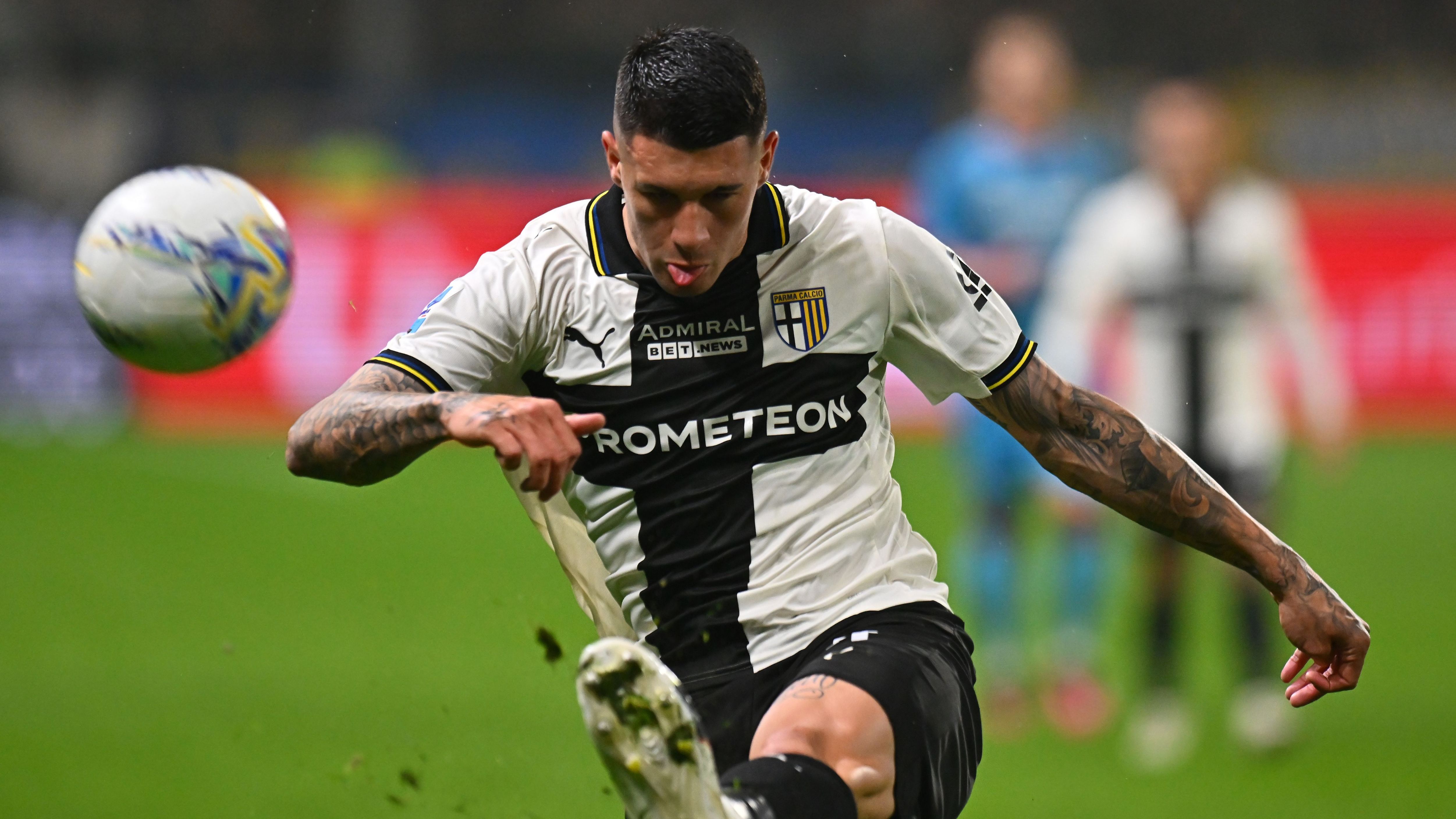 Blocco di Valenti su Caprile come su Maignan, in Parma-Cagliari fischiato fallo. Marelli: "Dopo il Milan gli arbitri hanno avuto istruzioni"