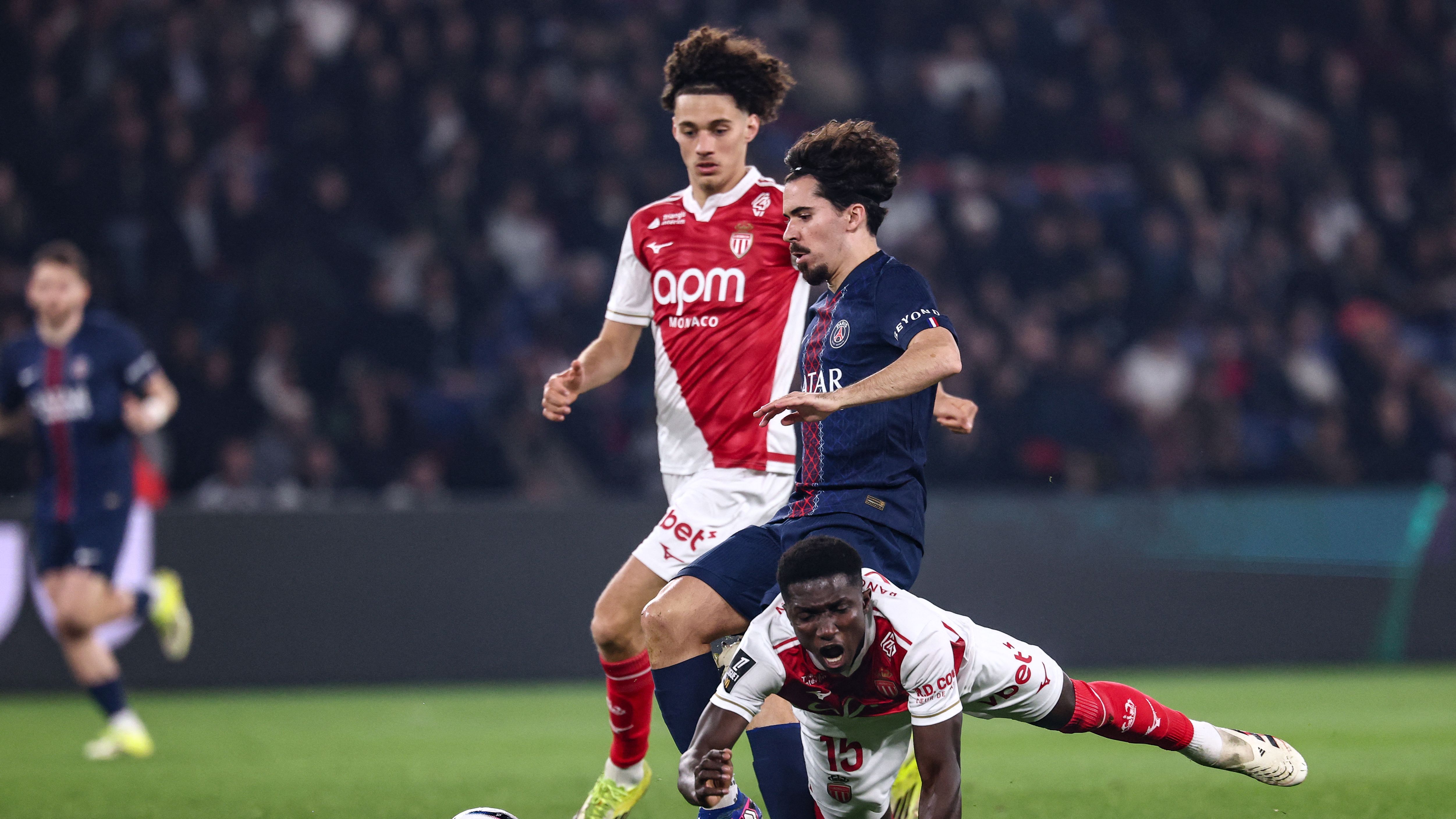 Monaco fuera de la Champions League, Akliouche y Camara en el mercado