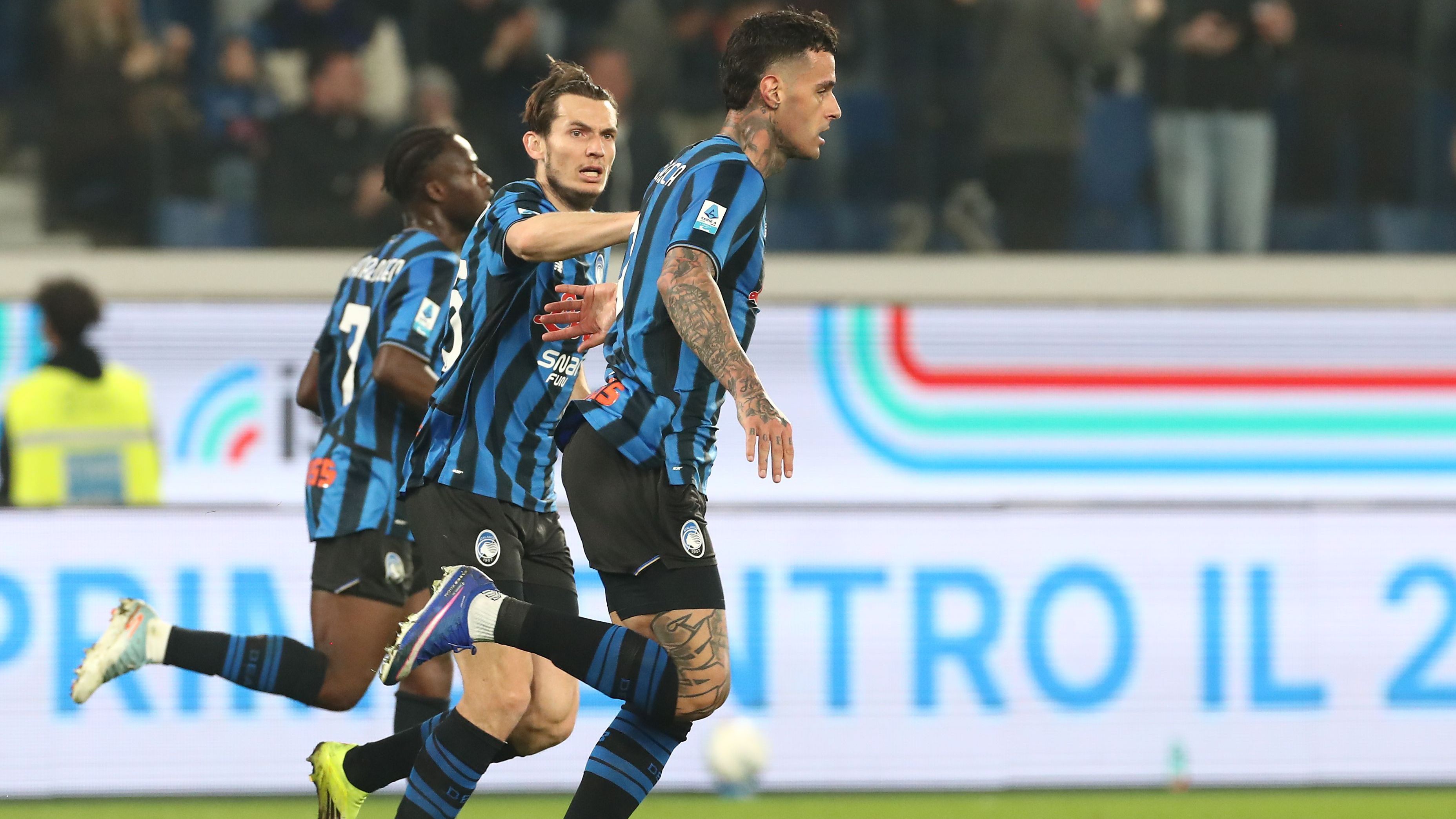 L'Udinese impaurisce l'Atalanta, poi una doppietta di Scamacca salva tutto: 2-2 e la Champions si allontana