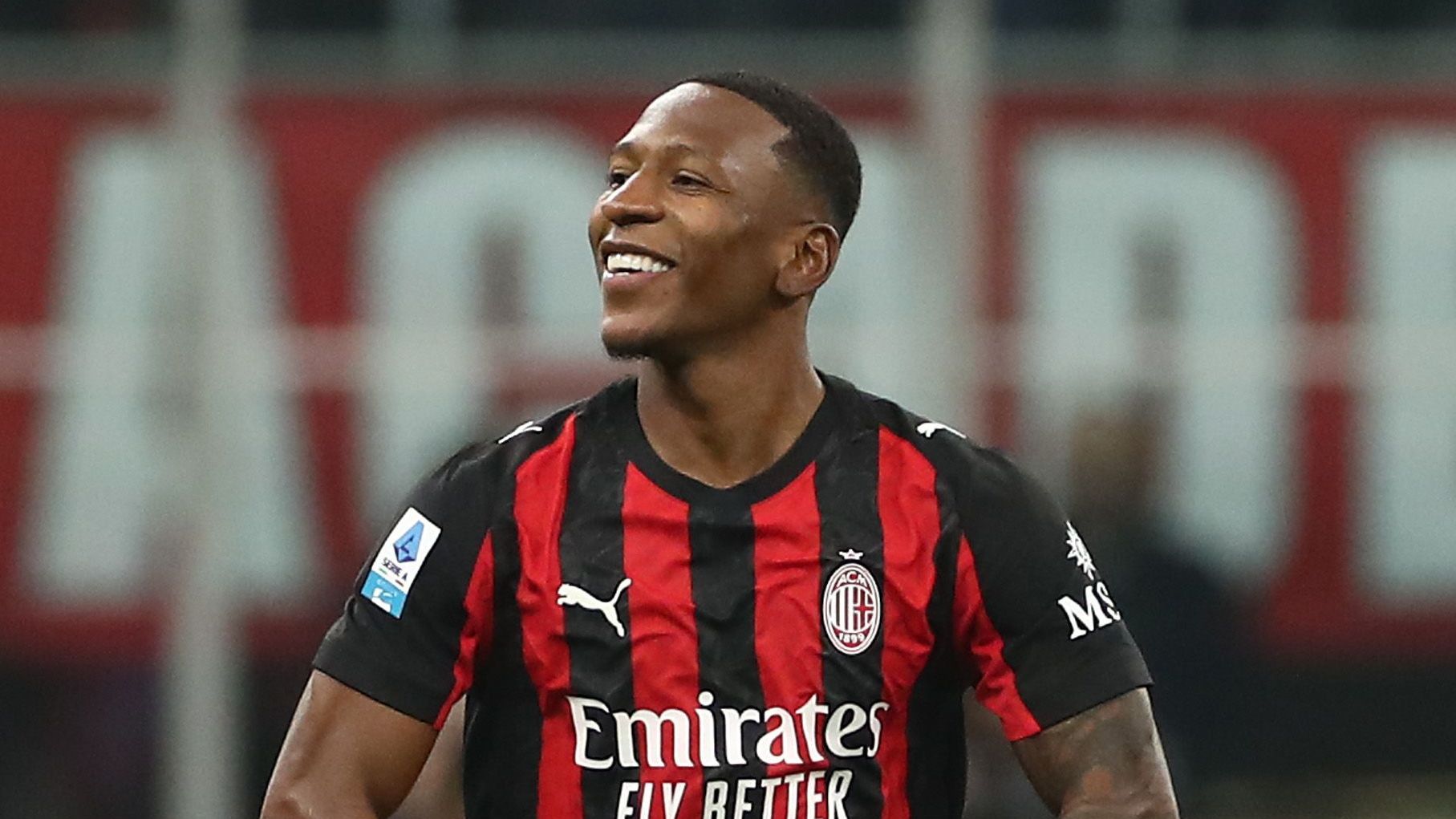 Quanto vale Estupinan per il Milan: sondaggio dell'Aston Villa, cosa succede sul mercato