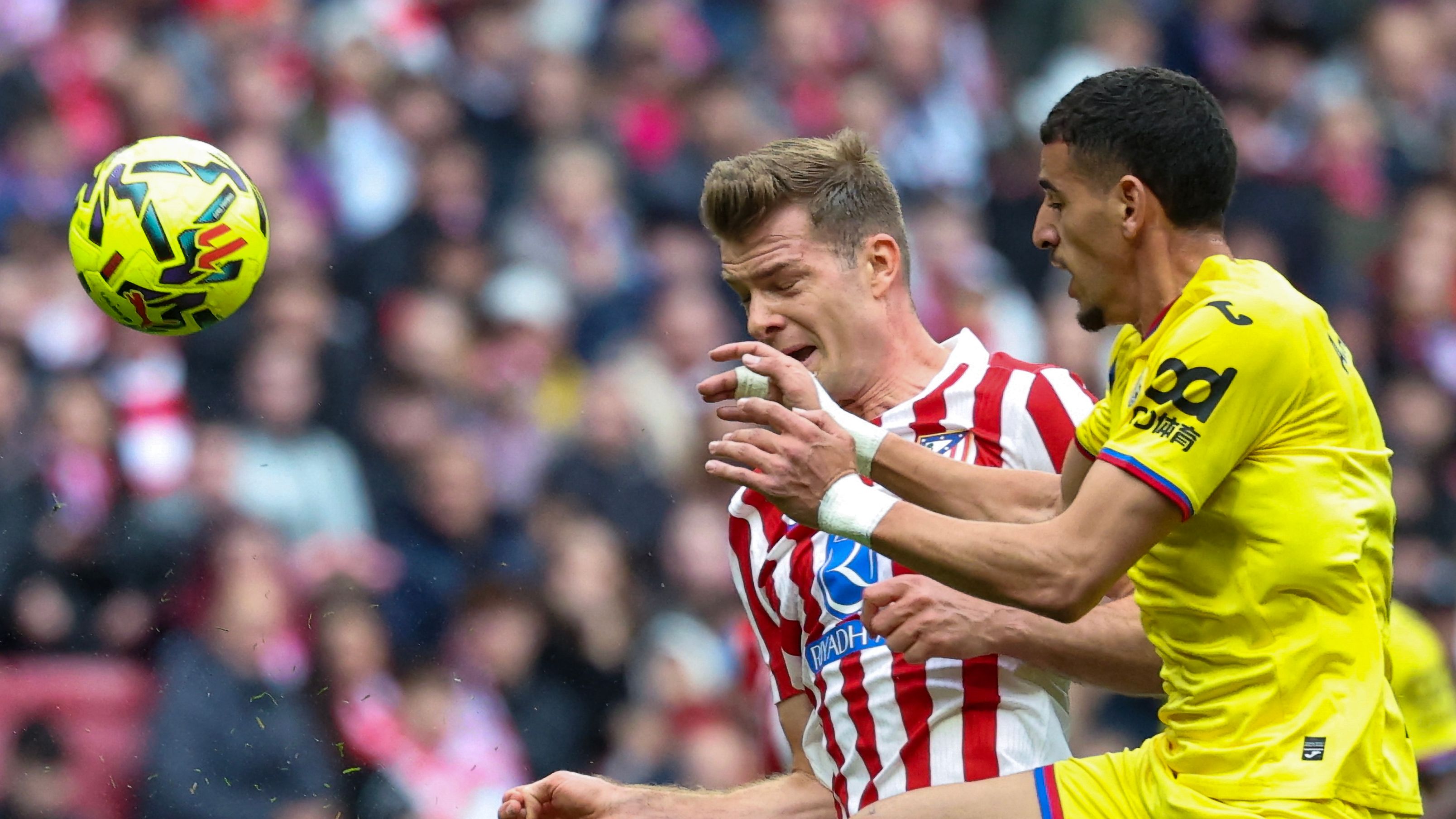 Atletico Madrid-Getafe, incredibile: Abqar pizzica Sorloth nelle parti basse e viene espulso col Var