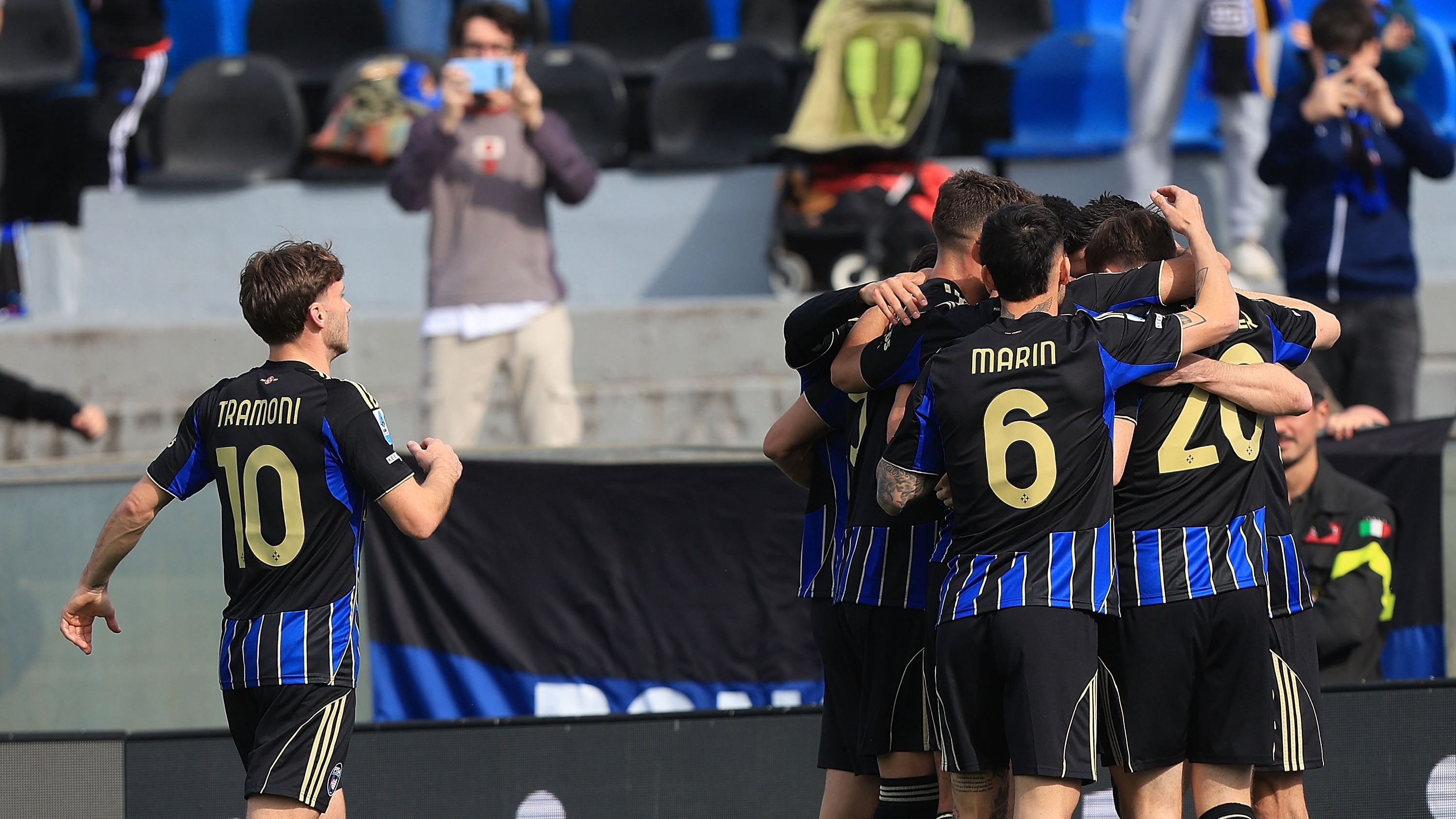 Il Pisa non vuole mollare la Serie A: 3-1 al Cagliari, seconda vittoria in campionato. Doppietta di Caracciolo