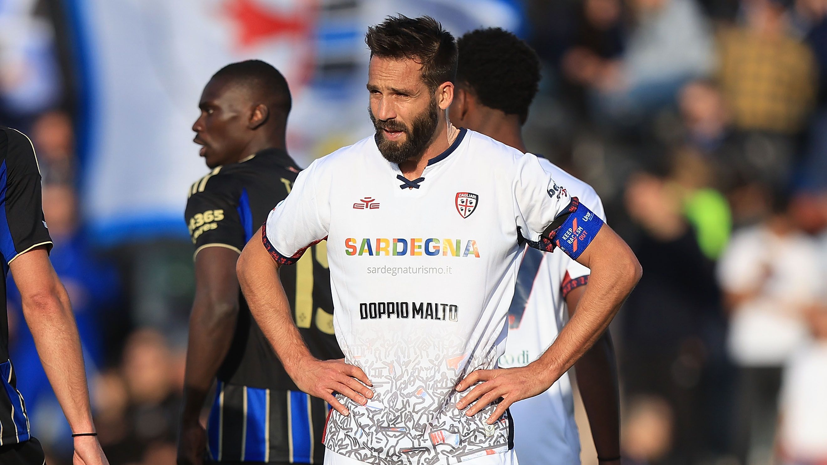 Si chiude un'era, Pavoletti lascia il Cagliari: 