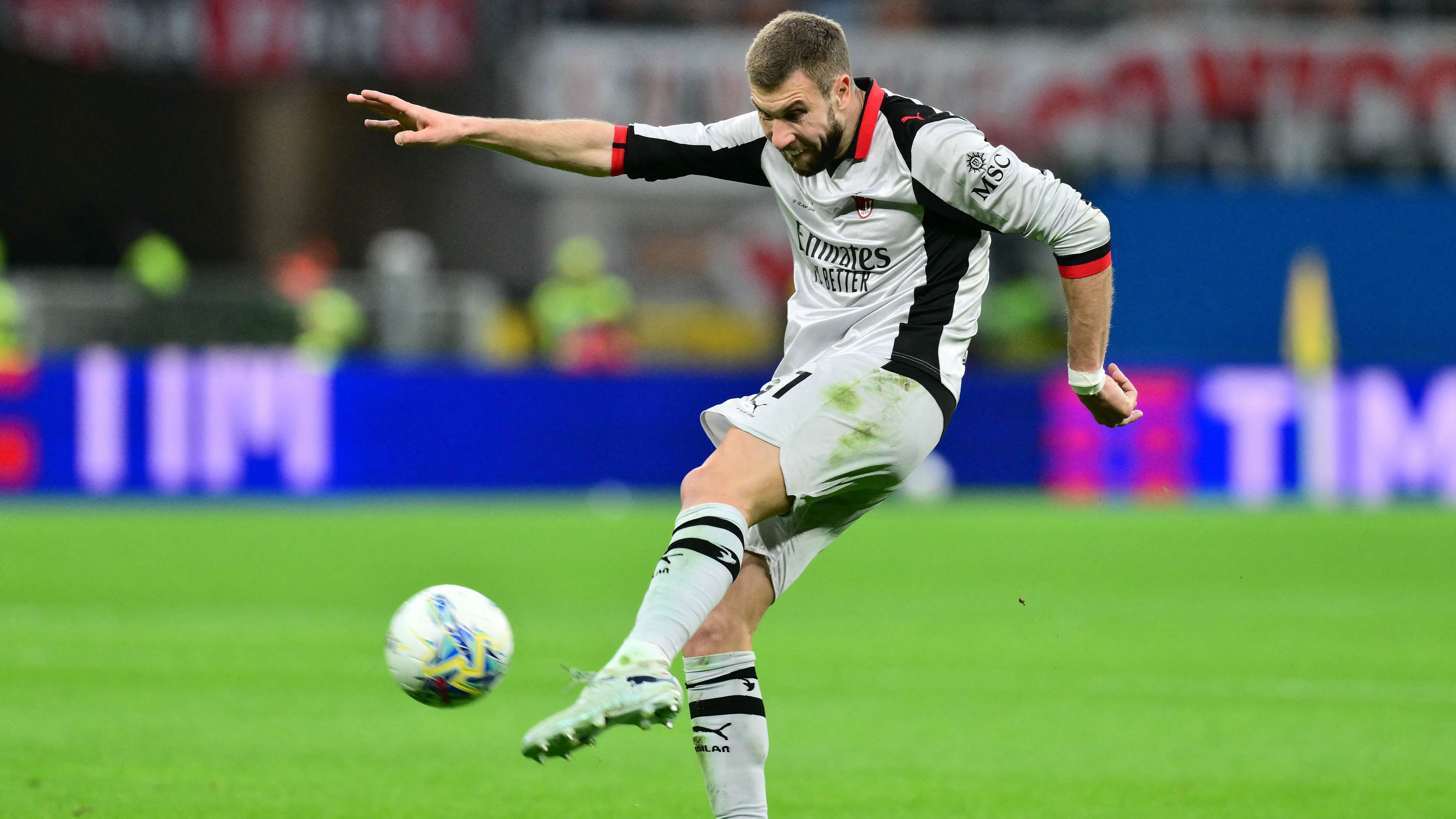 Milan, Pavlovic sul rigore con Simeone: "Non so cosa posso dire. Se il mio goal è fortunato, allora anche il rigore..."