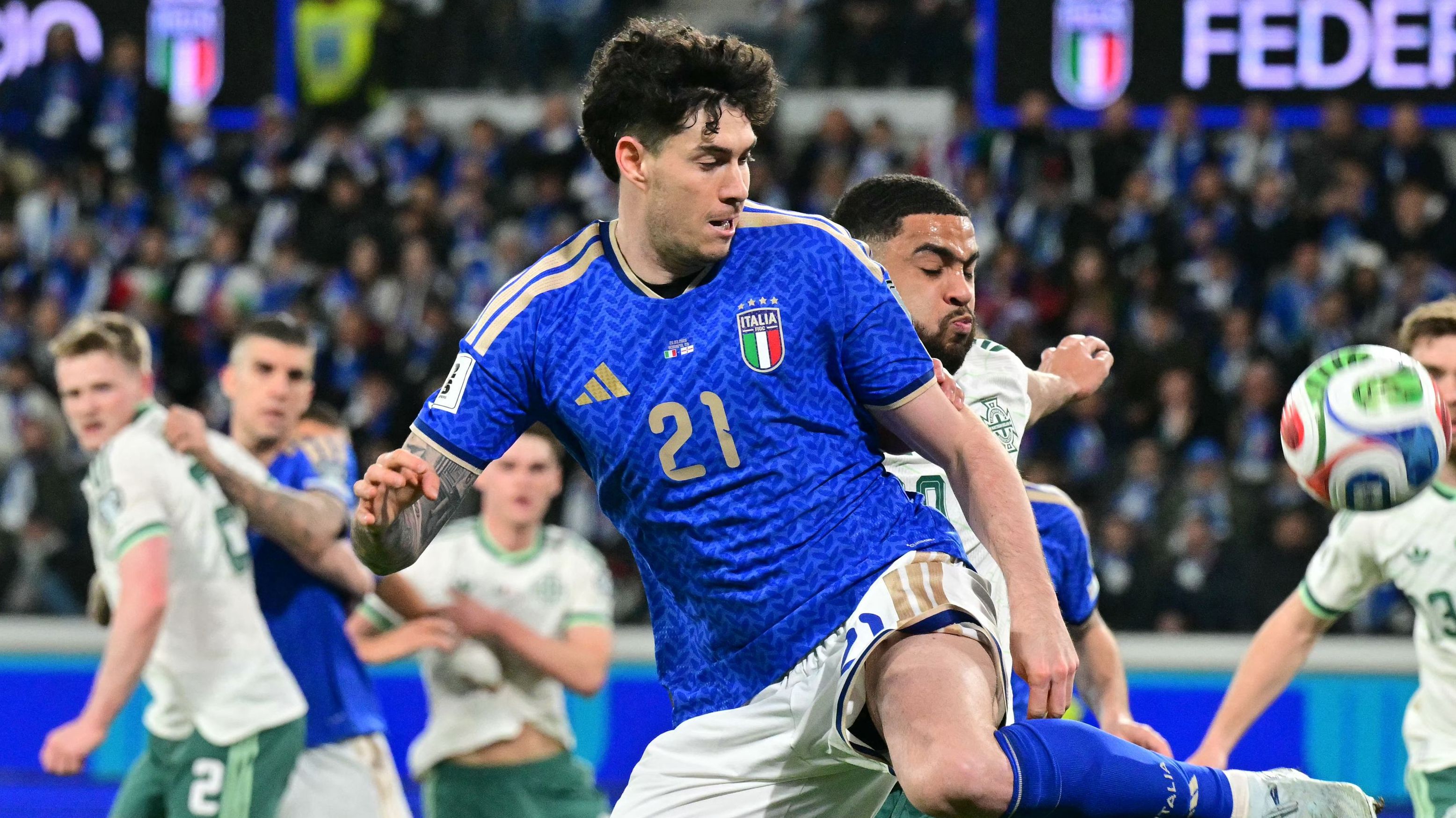 DIFENSORE: BASTONI O GATTI?