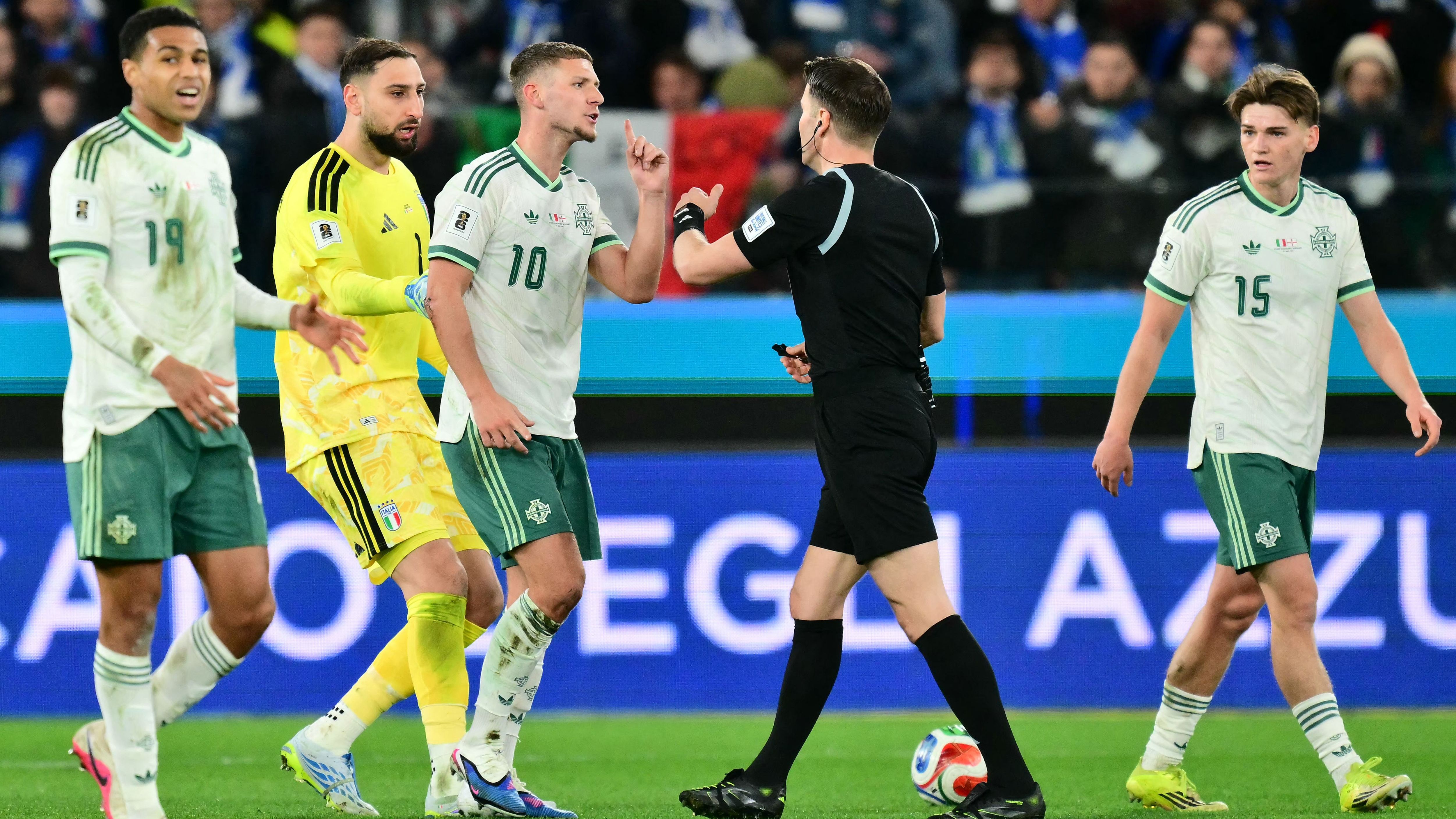 Italia-Irlanda del Nord MOVIOLA: brividi per un tocco di mano di Politano