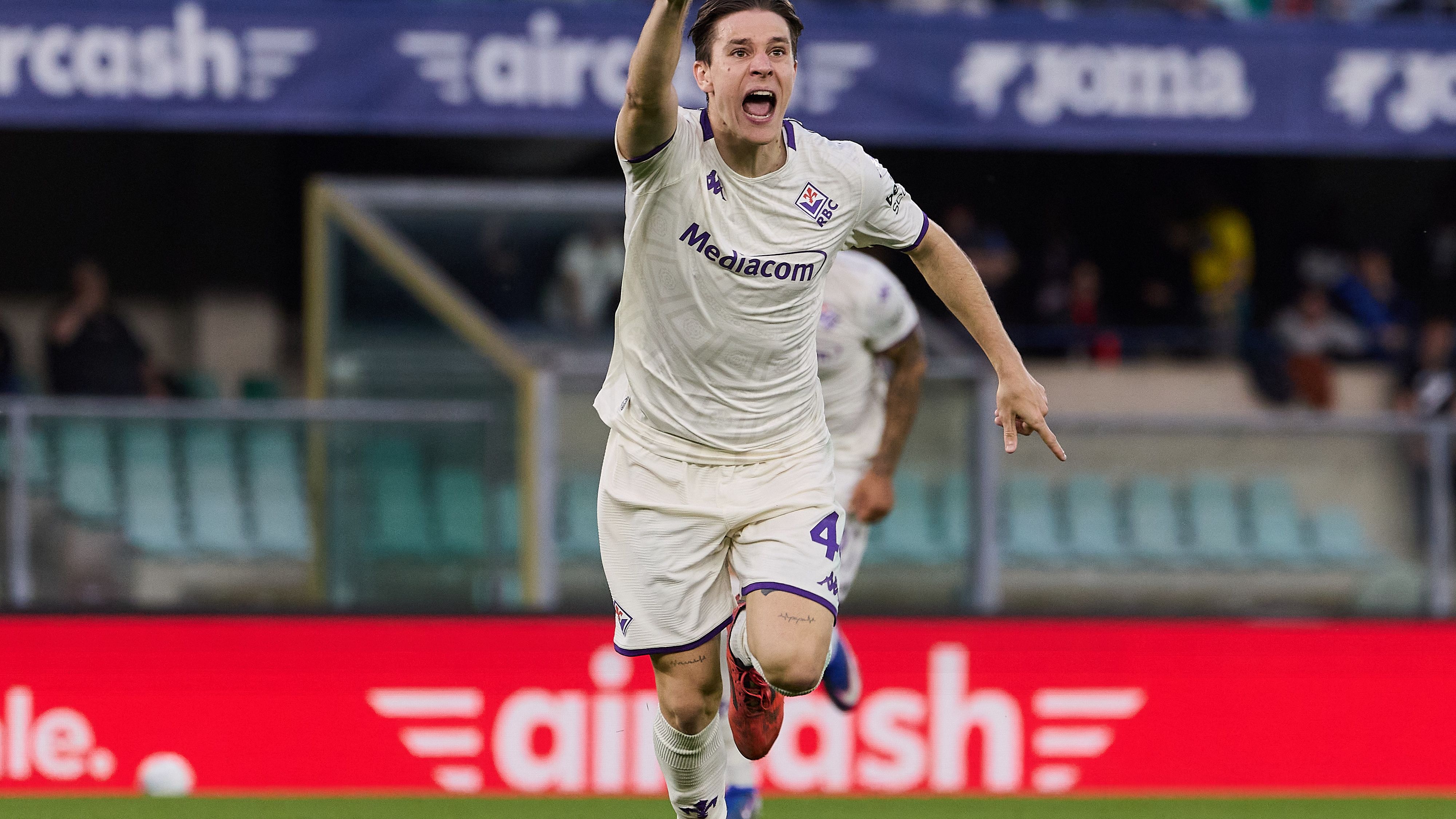 Fagioli fra le polemiche regala alla Fiorentina il successo a Verona: salvezza più vicina