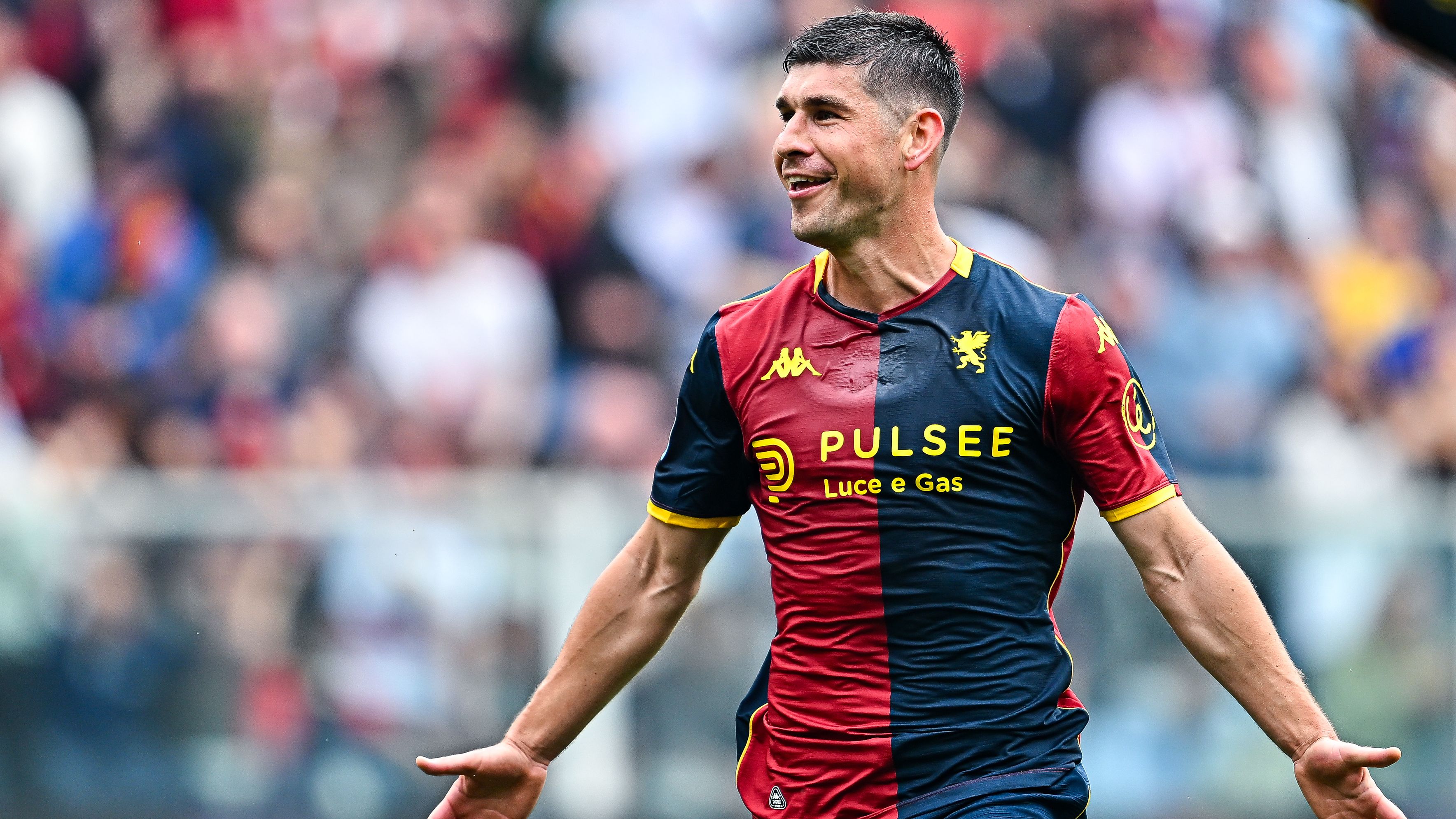 Malinovskyi ed Ekuban lanciano il Genoa: 2-1 al Sassuolo, De Rossi più vicino alla salvezza