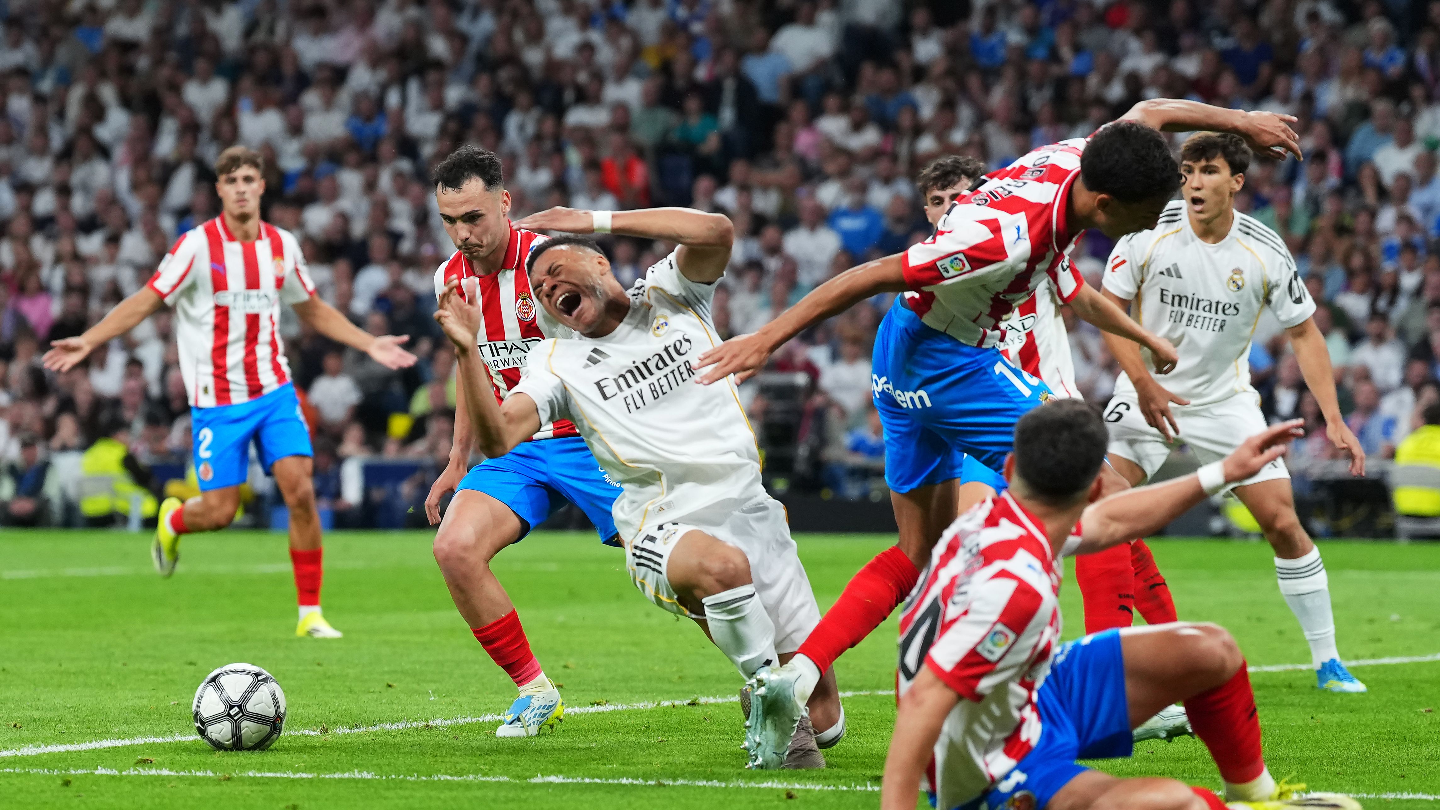 Real Madrid fischiato dopo il pareggio in casa col Girona, Arbeloa: 