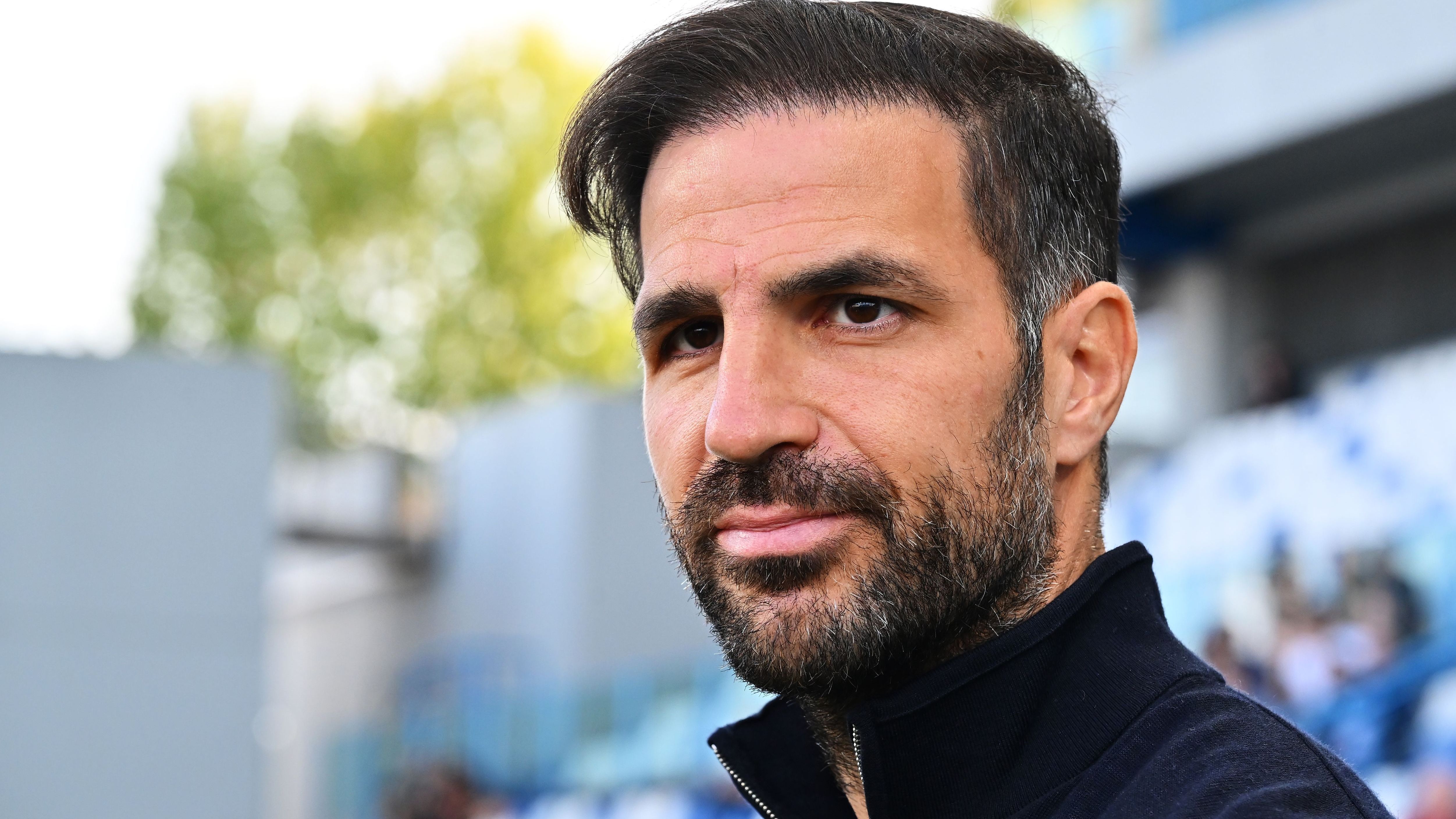 Fabregas contro il mercato del Como: “Siamo pochi. Roma e Juve hanno preso Malen e Boga, noi nessuno”