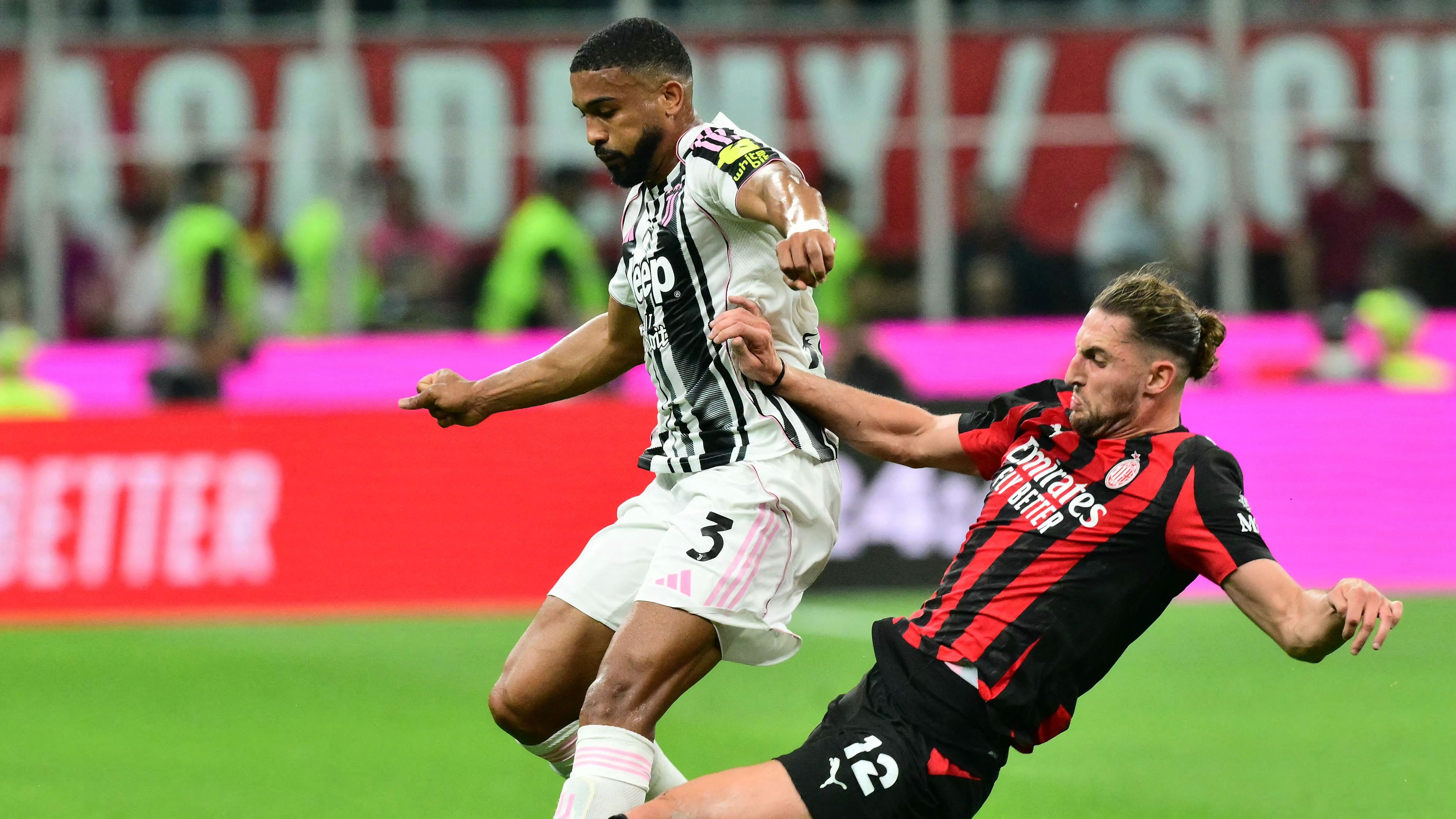 TOPSHOT-FBL-ITA-SERIEA-MILAN-JUVENTUS