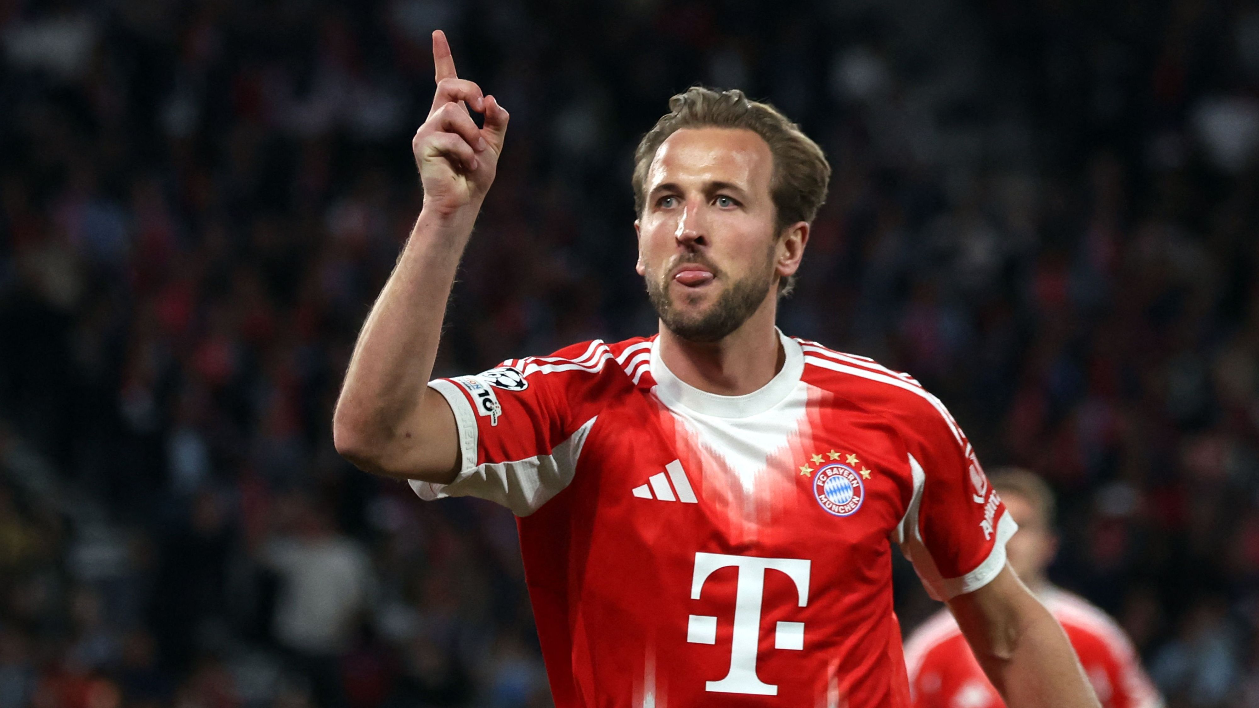 Perché Harry Kane potrebbe vincere il Pallone d’Oro anche senza i Mondiali. Alan Shearer ha paragonato il trio del Bayern alla MSN del Barcellona