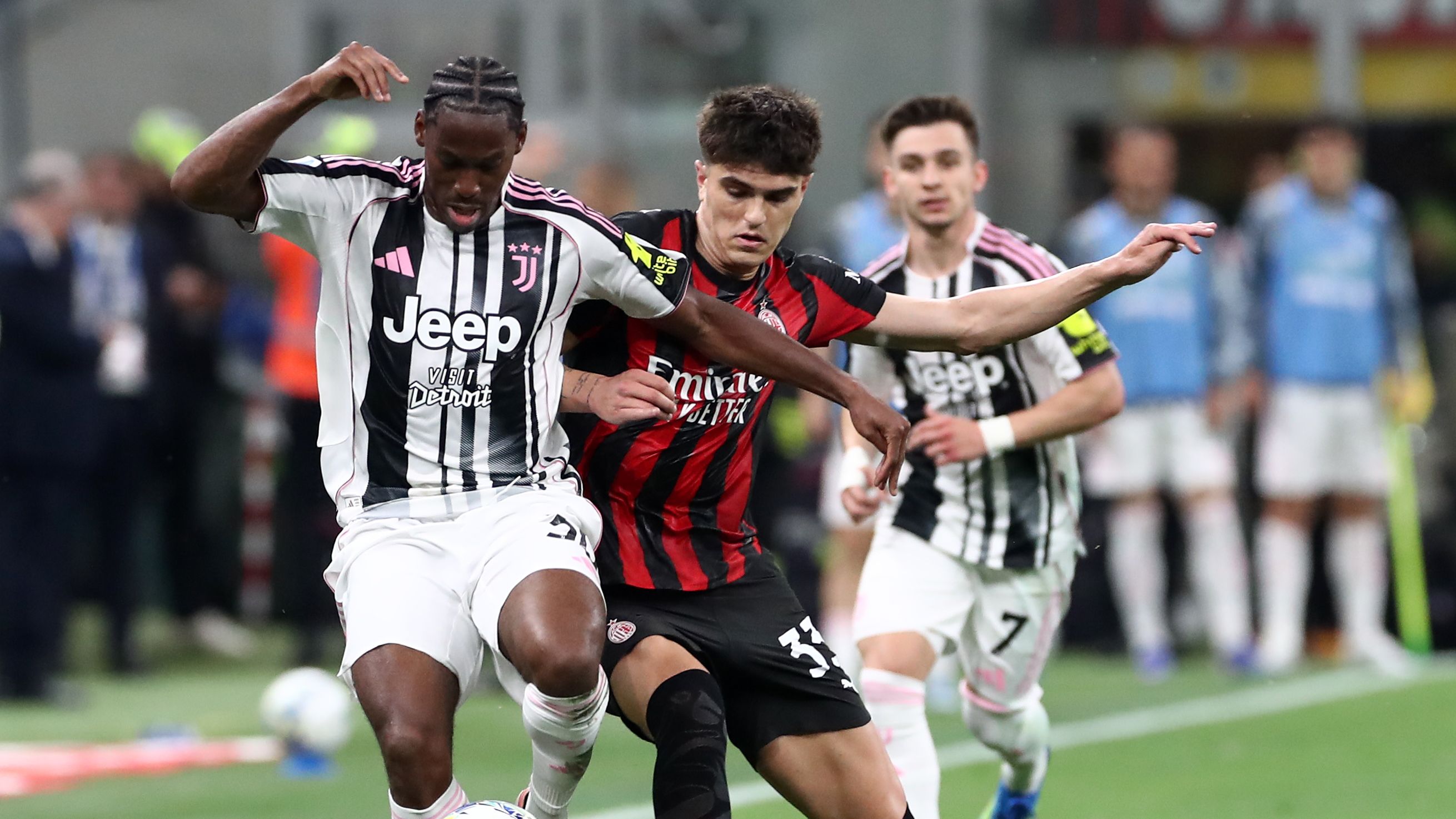 Milan-Juventus, la moviola: annullato un goal a Thuram