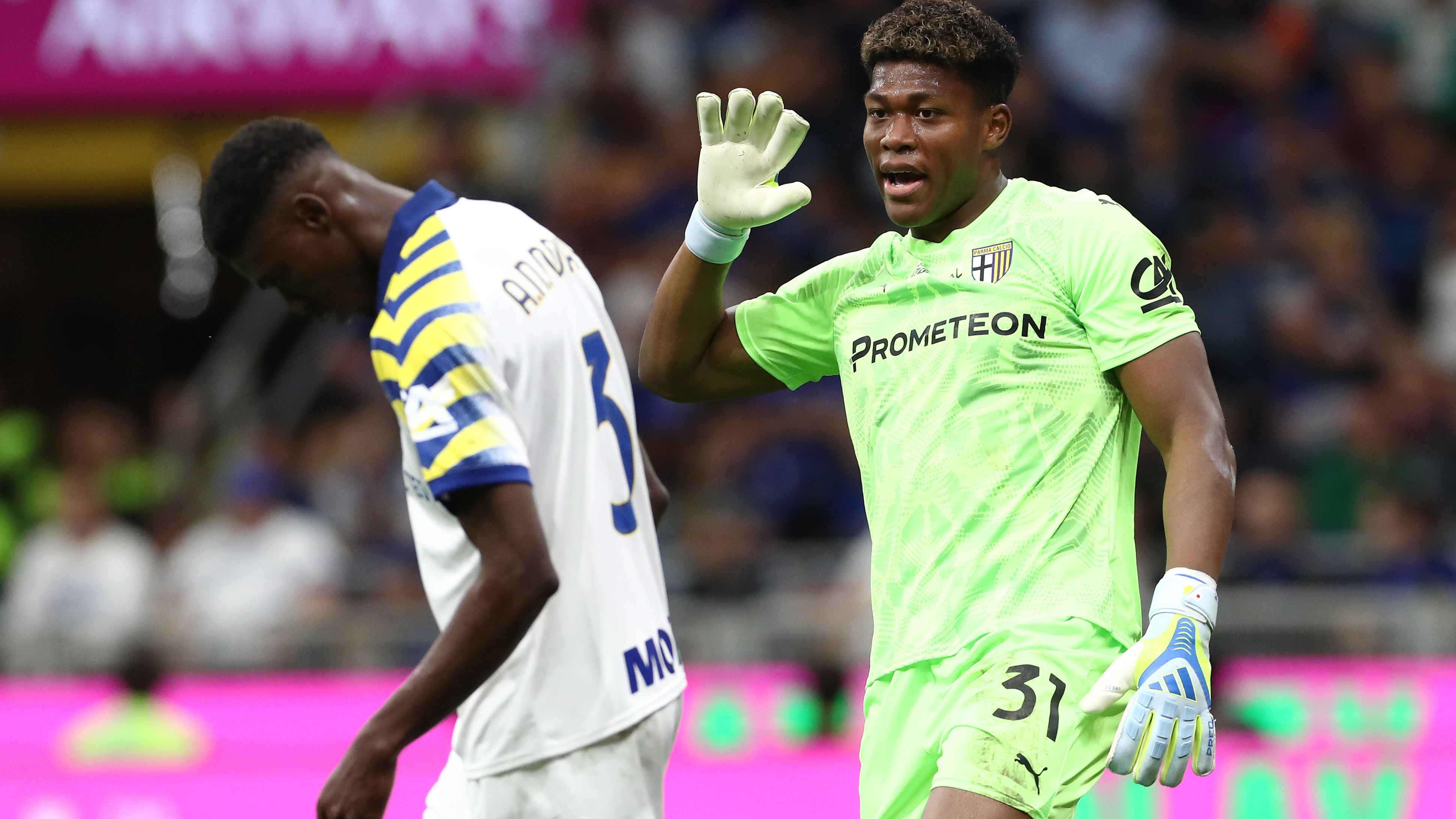 Dibu Martinez alla Juventus? L'Aston Villa si tutela e pensa