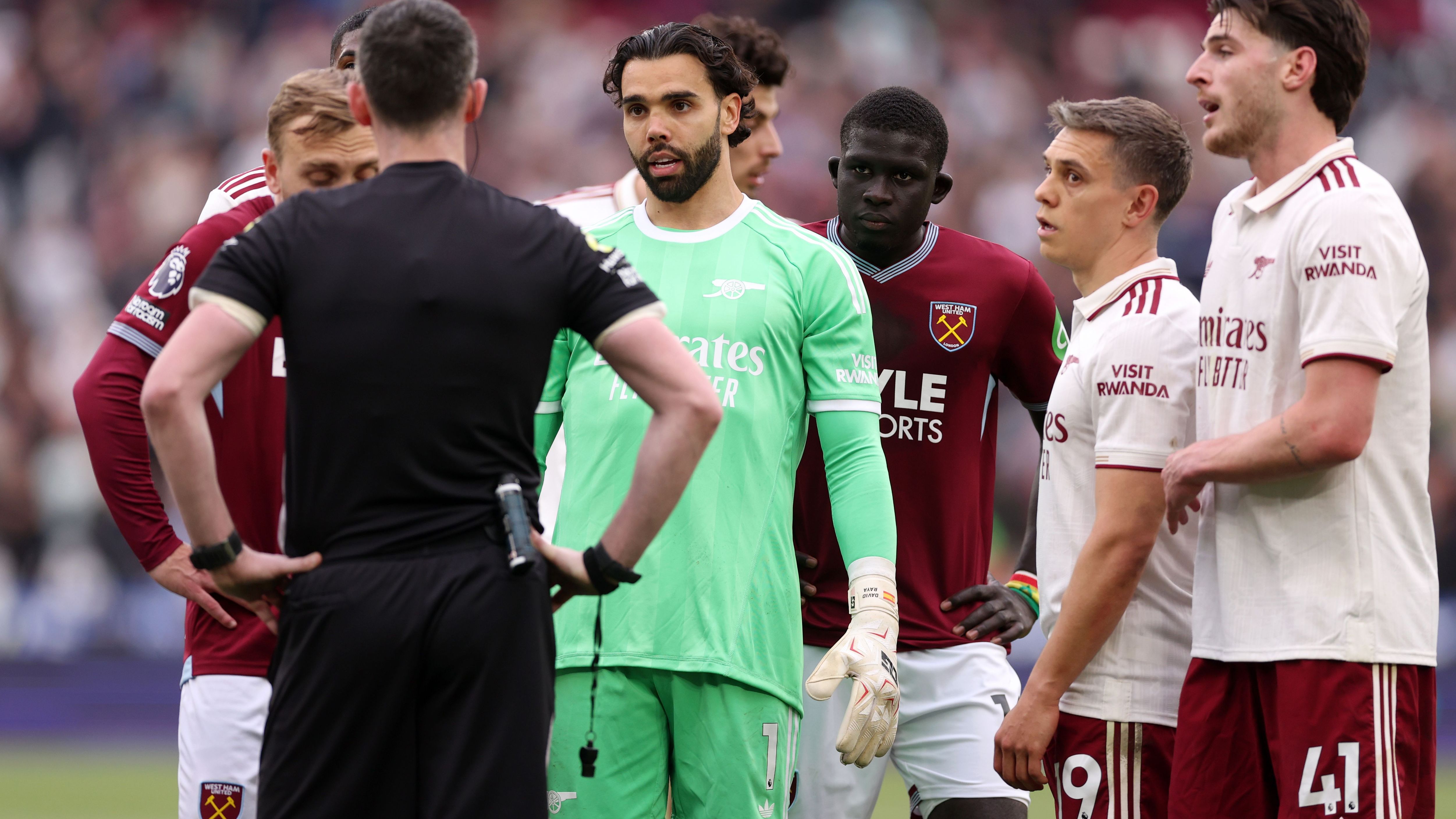 L'allenatore dell'Arsenal Mikel Arteta ha ringraziato gli arbitri per la scelta "coraggiosa" di annullare il gol del pareggio del West Ham