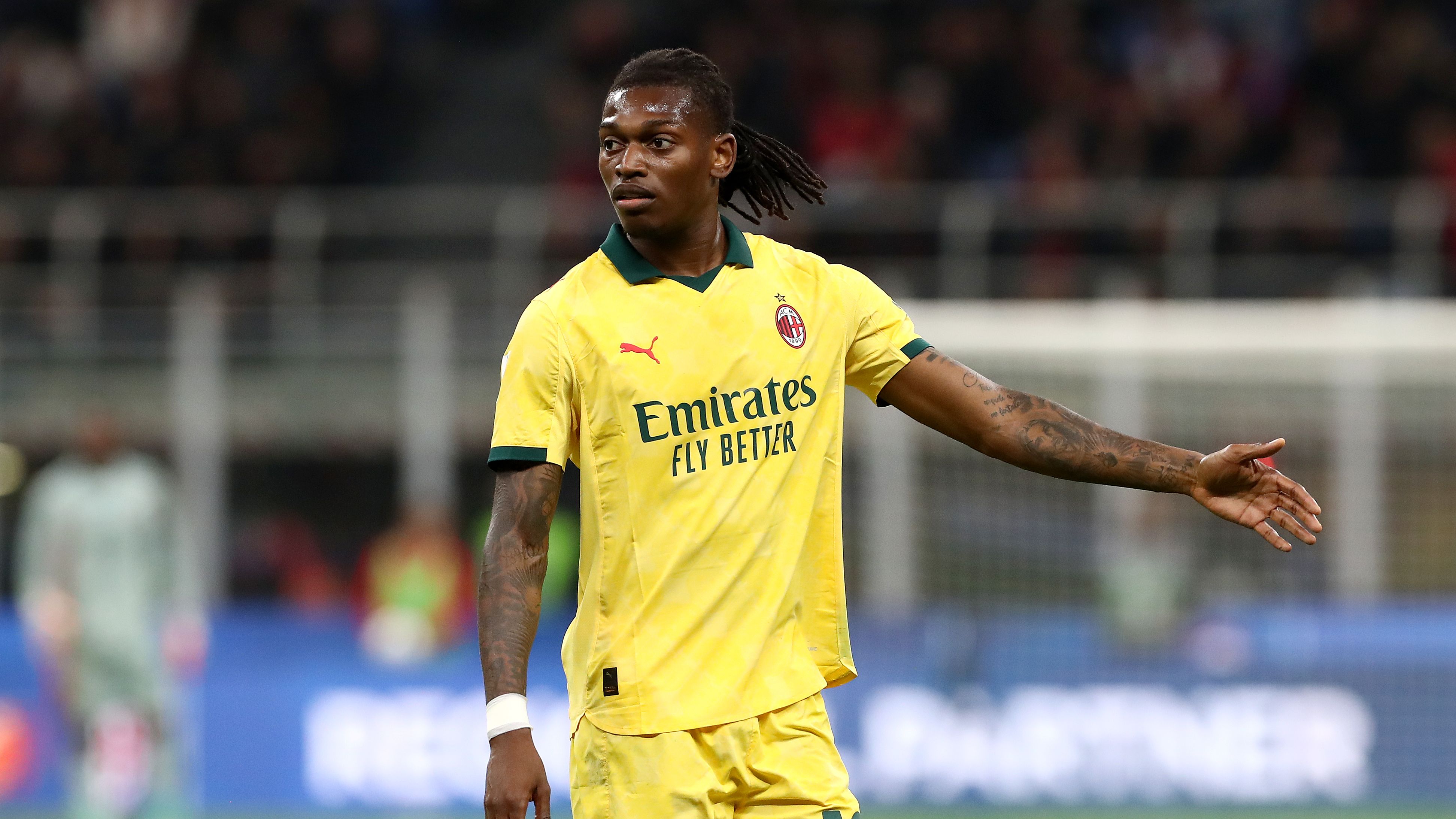 Leao salterà Genoa-Milan: scatta la squalifica