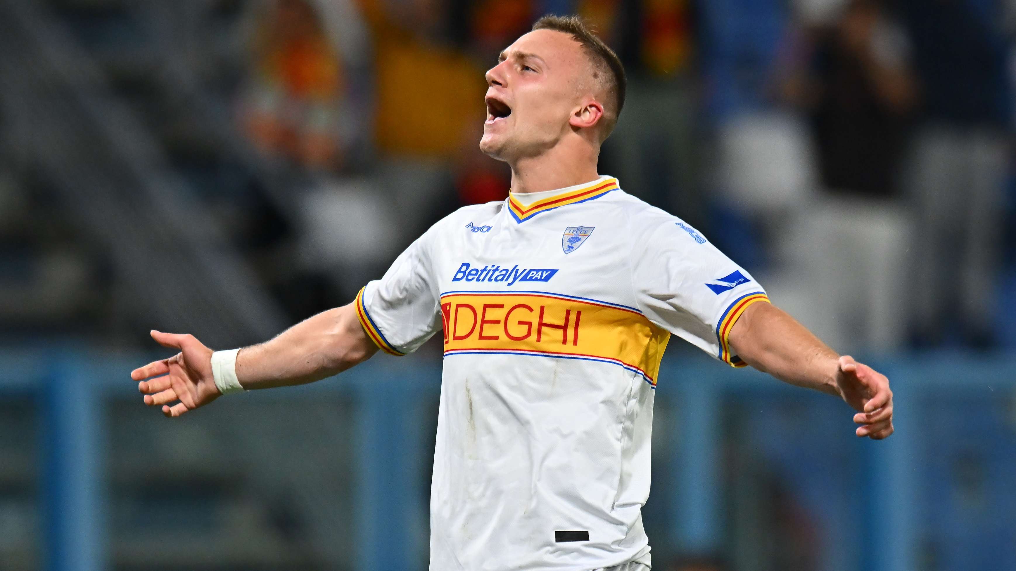 Cagliari salvo. Stulic al 95′, Sassuolo-Lecce 2-3. Vince la Cremonese, si decide tutto alla 38a