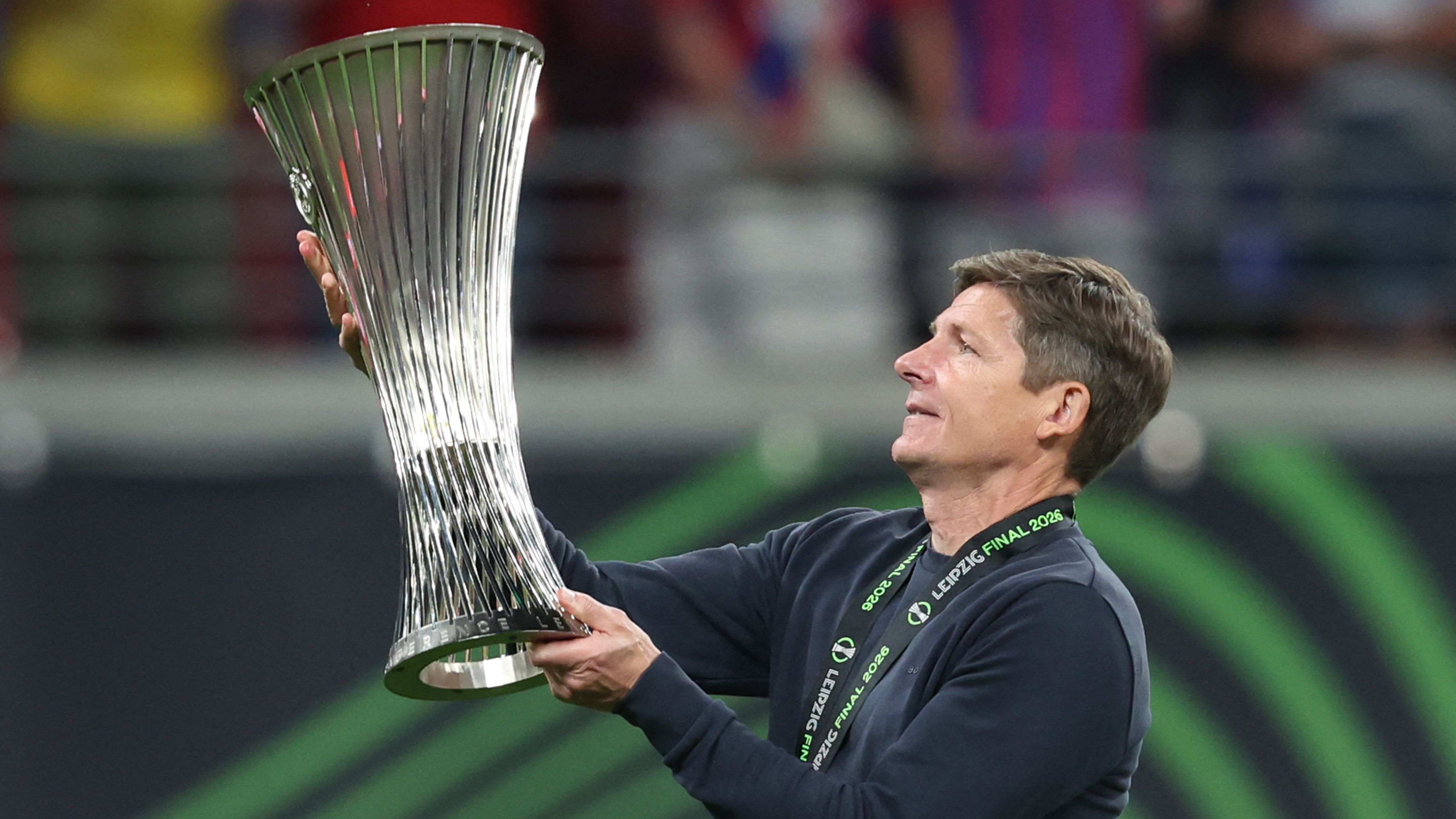 Nuovo allenatore Milan, il punto sulle trattative dopo l'incontro con Glasner che resta favorito: in corsa anche Slot, Pochettino e Jaissle