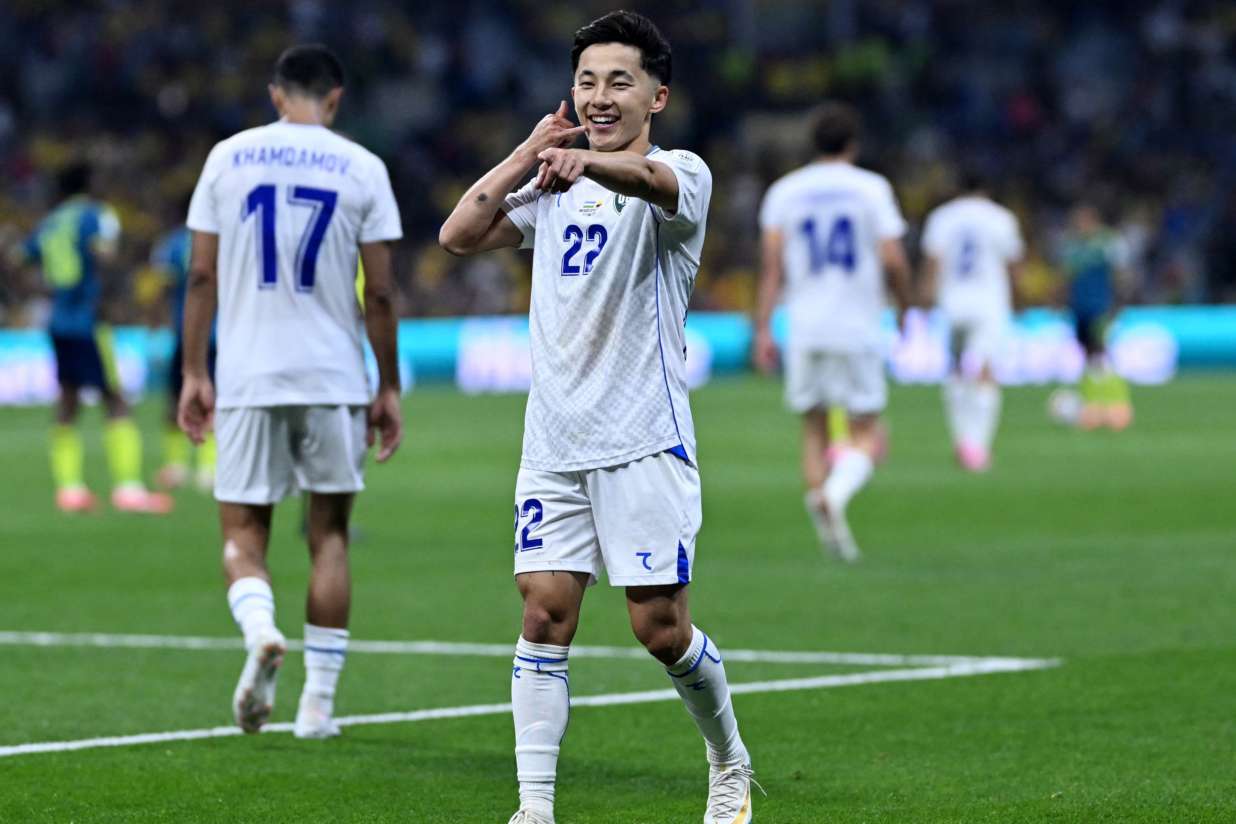 Chi è Abbosbek Fayzullayev, il giocatore che ha segnato il primo storico goal dell'Uzbekistan ai Mondiali