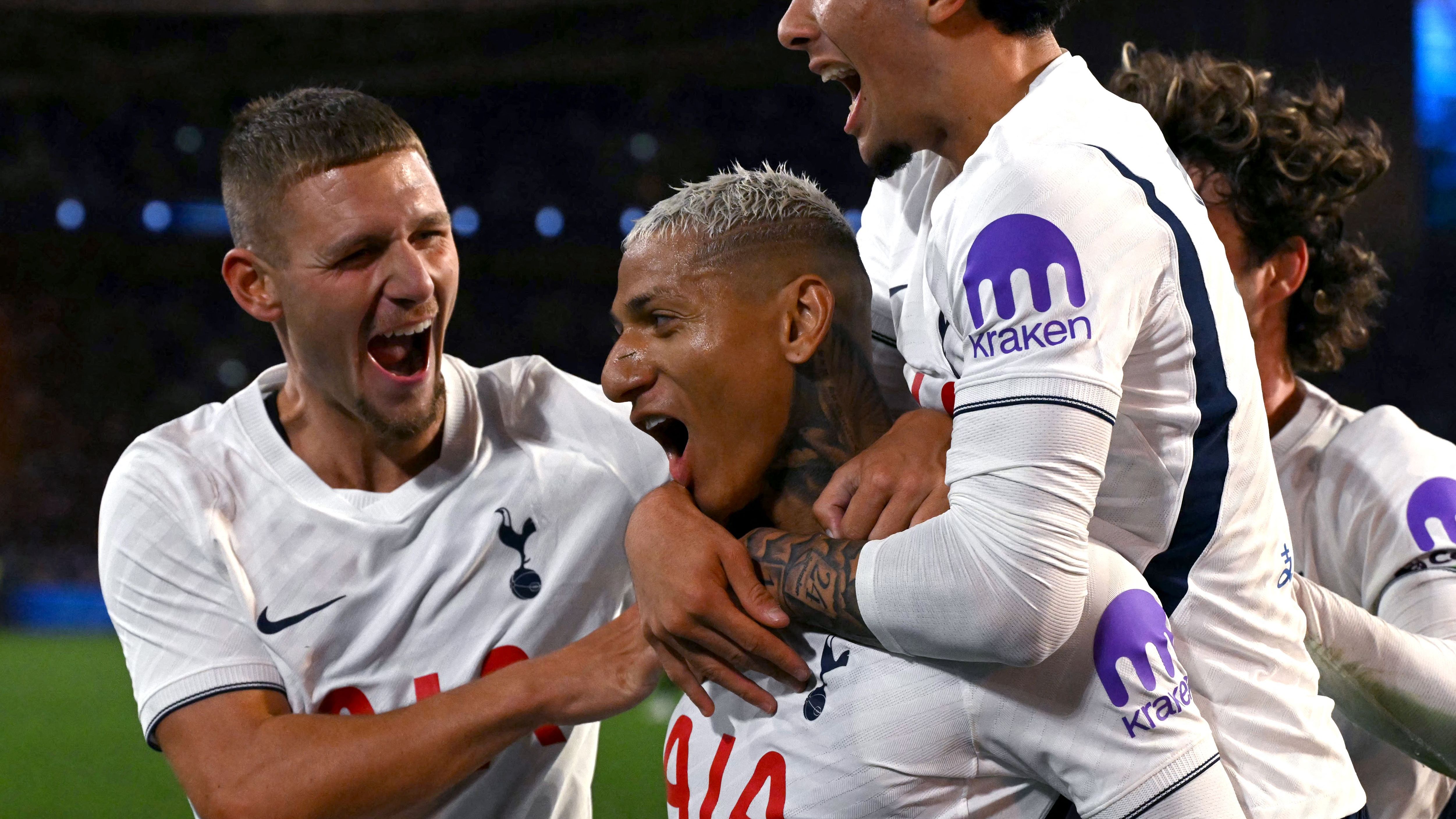 Il Tottenham accelera la sua ambiziosa corsa all’acquisto di Osimhen, “miglior attaccante del mondo”: valutato 65 milioni di sterline, dopo averne già spesi quasi 240