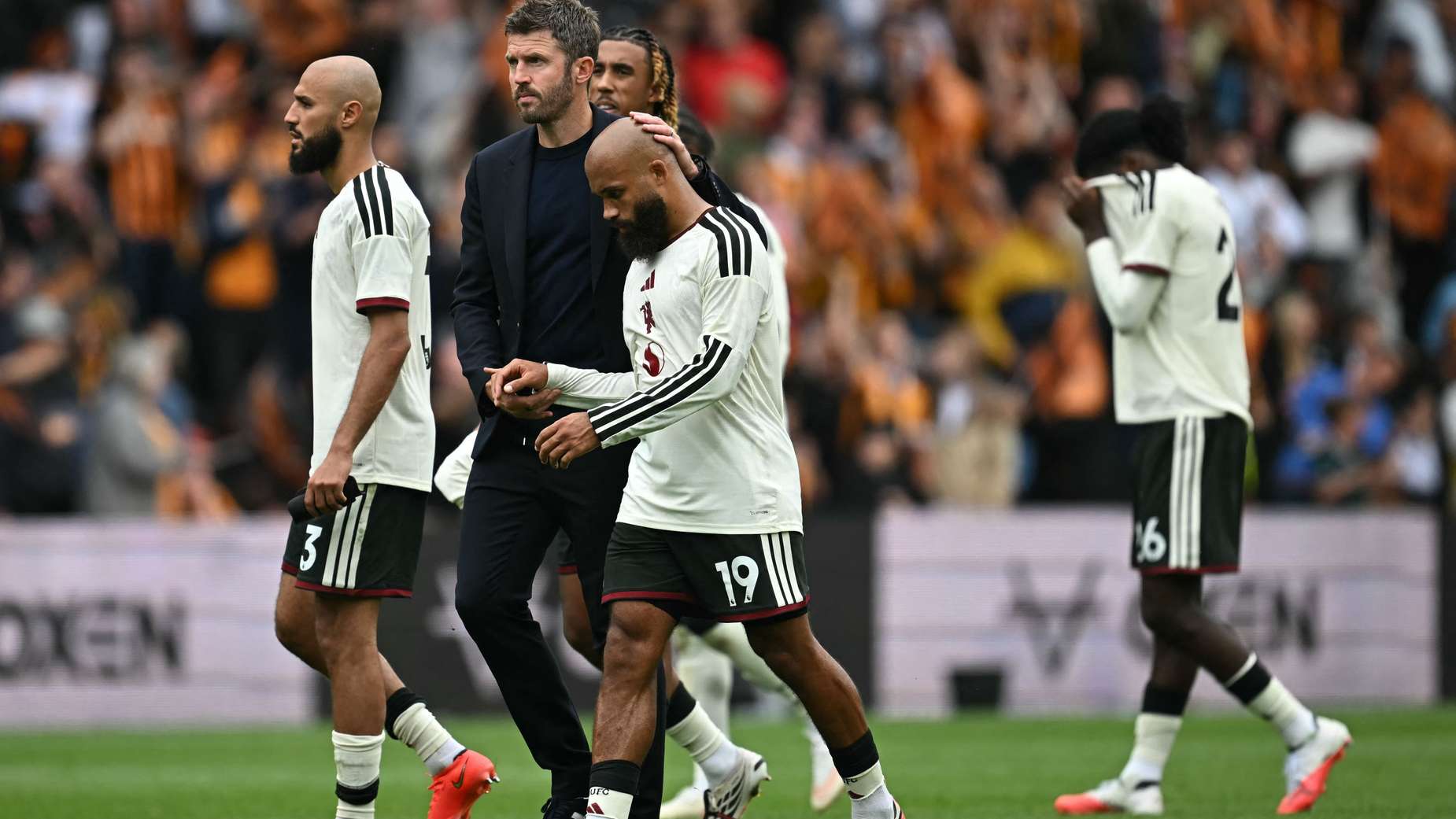 Il Manchester United parte come peggio non poteva: cade 2-0 in casa ...