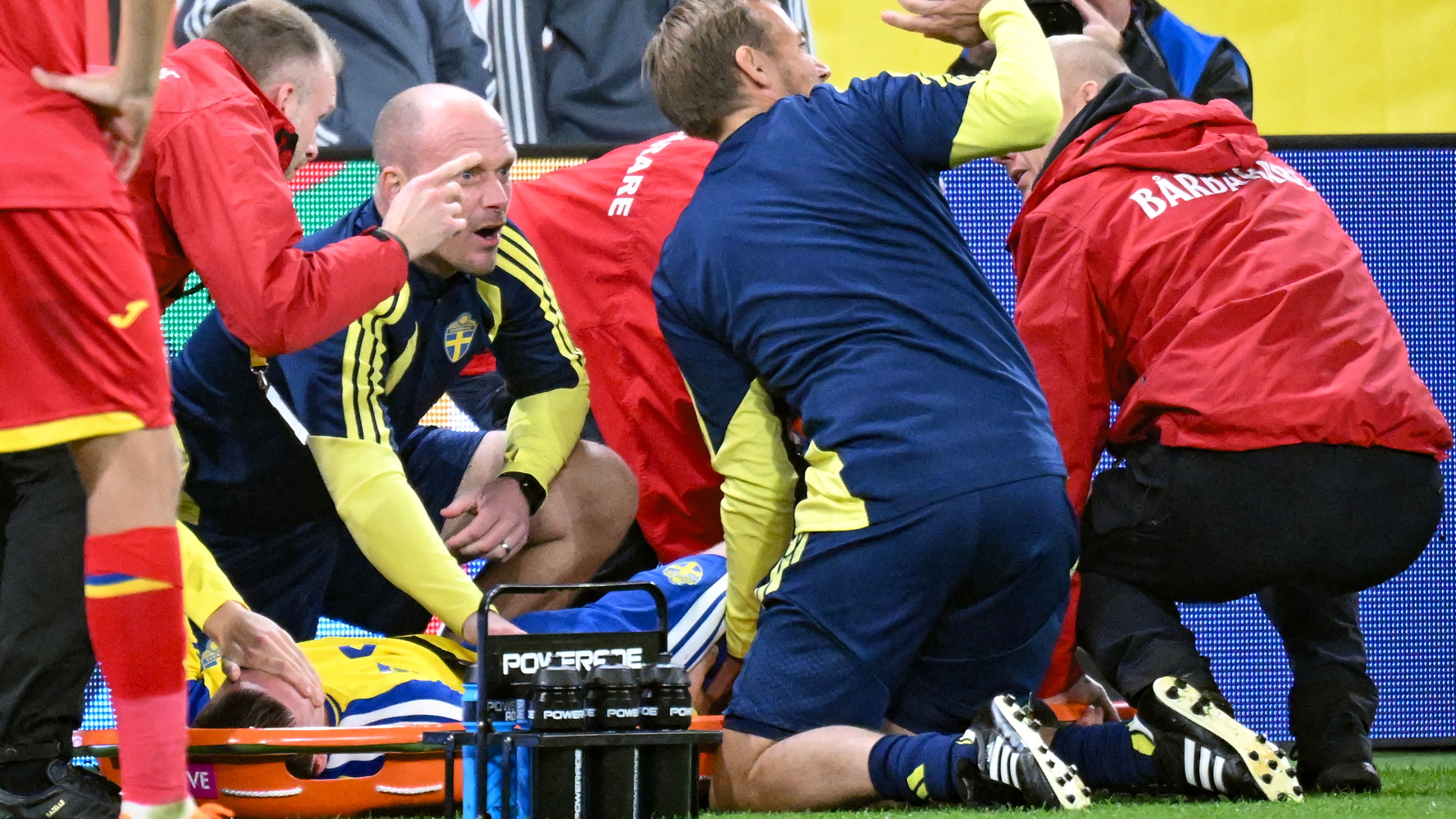 FBL-EUR-NATIONS-SWE-ROU