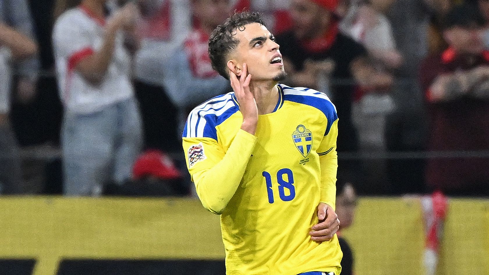 TOPSHOT-FBL-EUR-NATIONS-SWE-POL