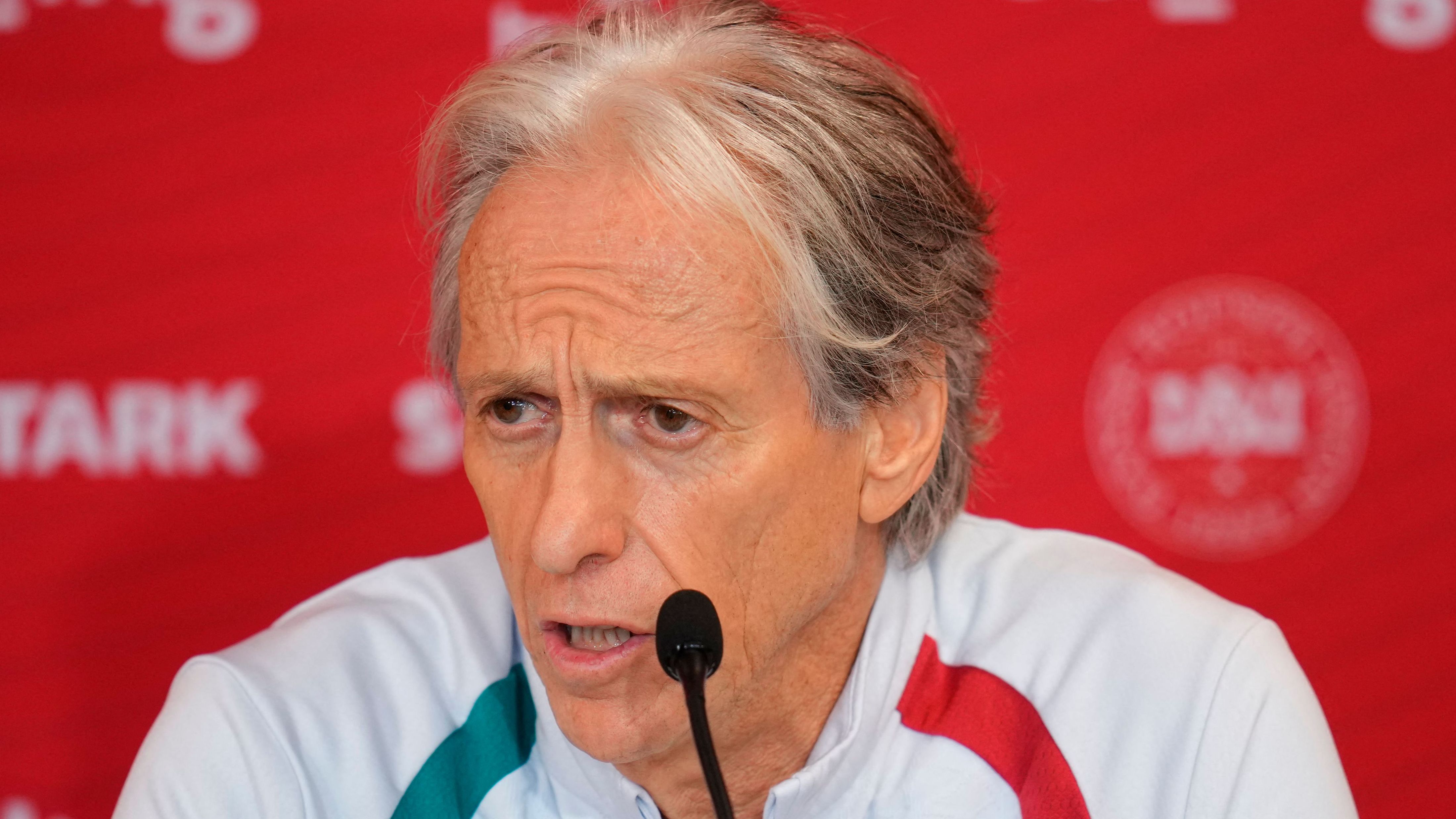 FBL-EUR-NATIONS-DEN-POR-PRESSER