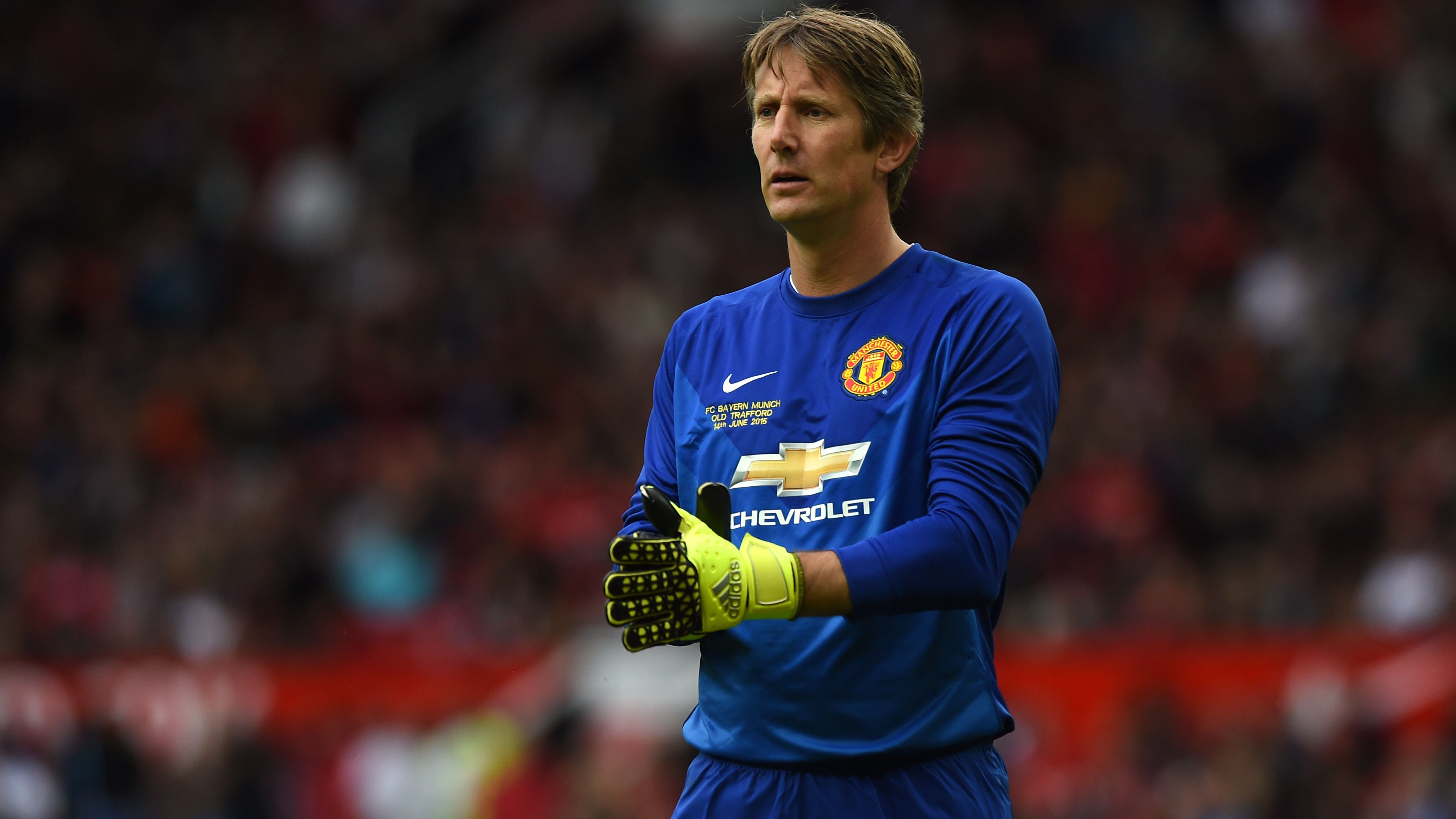 Van der Sar: "Al Cucchiaio di Totti non Penso, Quella Partita Doveva Finire Prima" Van der Sar: "Al Cucchiaio di Totti non Penso, Quella Partita Doveva Finire Prima"