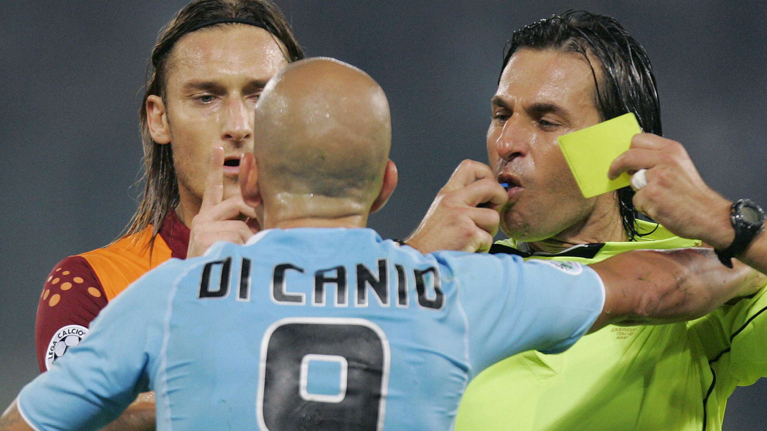The referee Paparesta (R) gives the yell