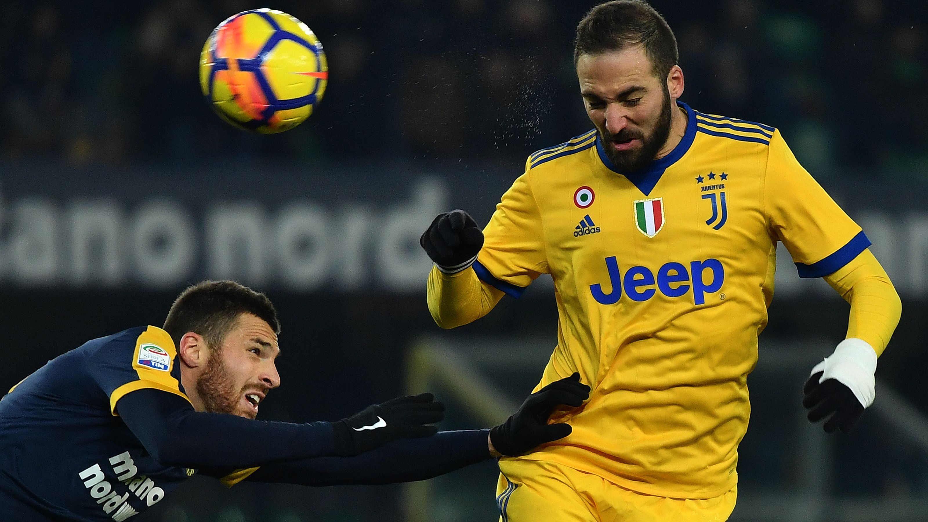 TOPSHOT-FBL-ITA-SERIEA-VERONA-JUVENTUS